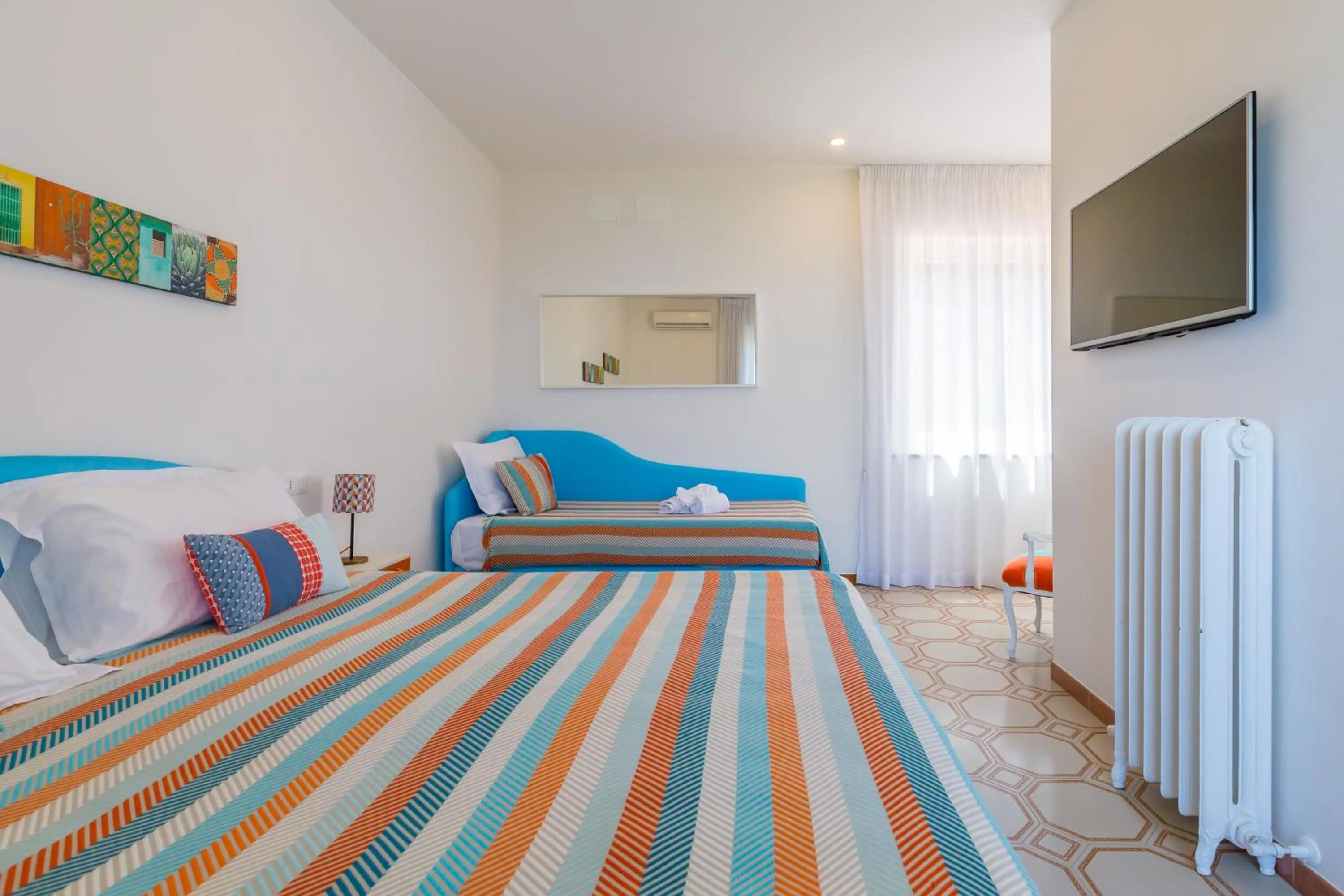Bed in Villa Sorrento Flats