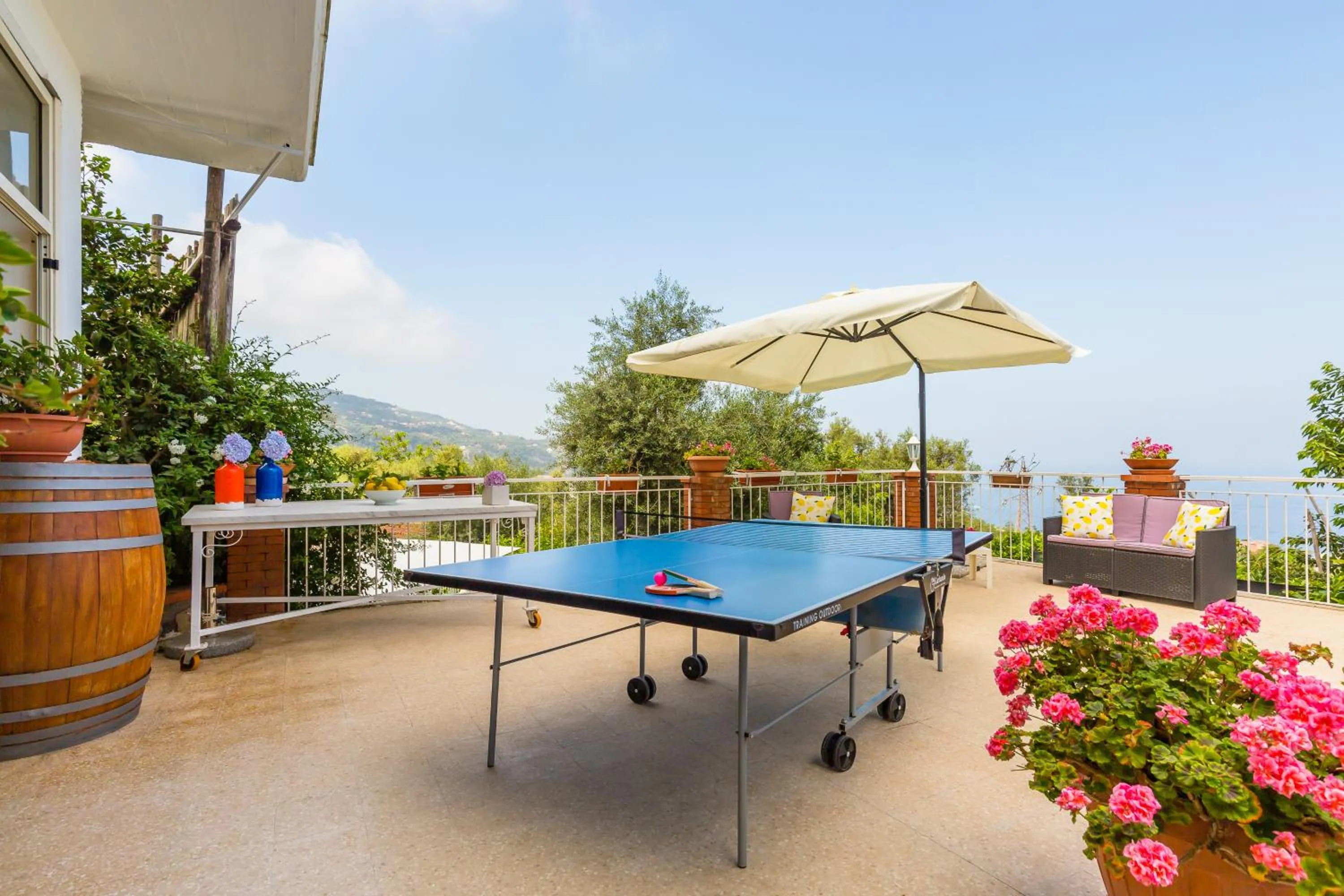 Table tennis in Villa Sorrento Flats