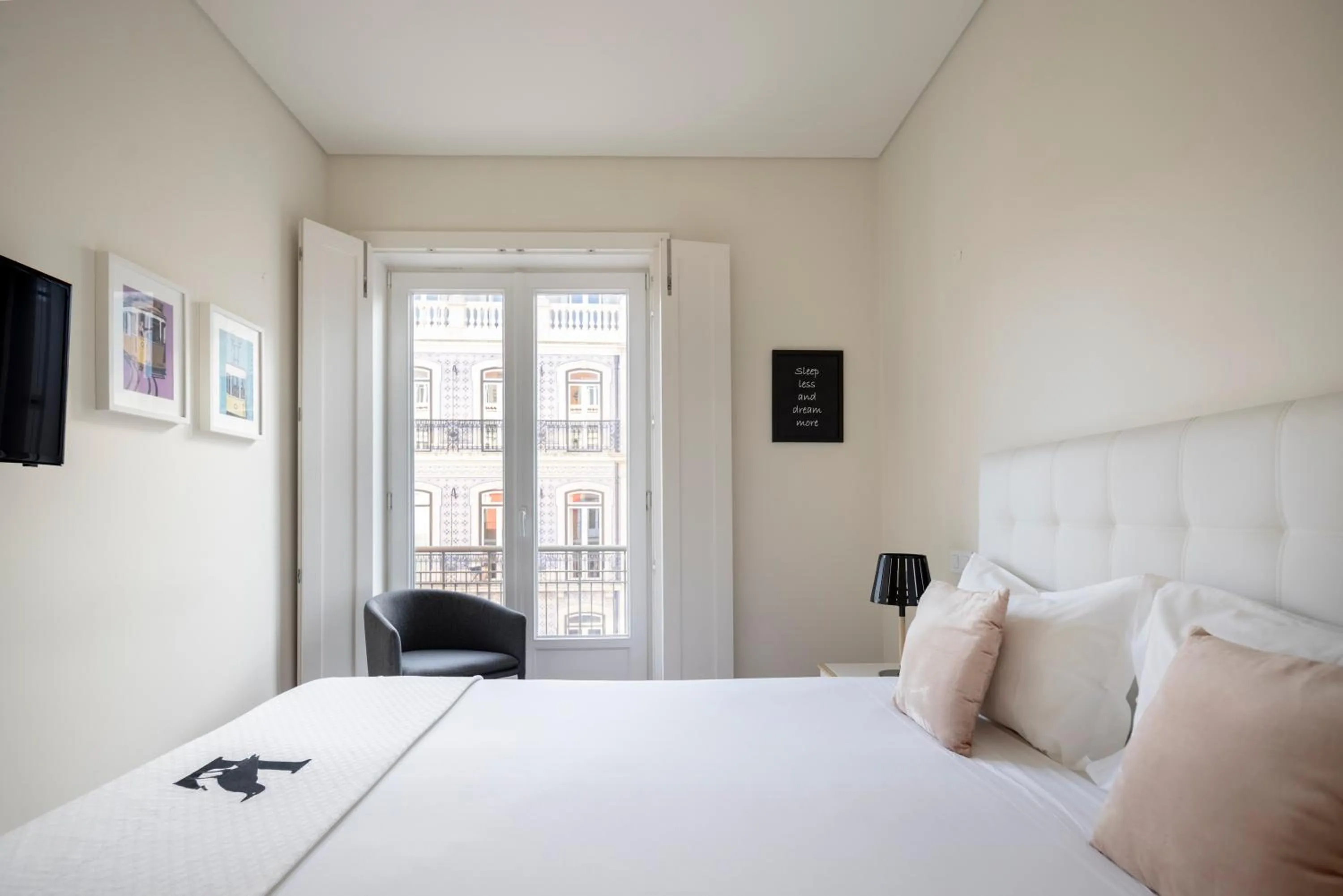 Bed in Chiado Mercy Apartments | Lisbon Best Apartments