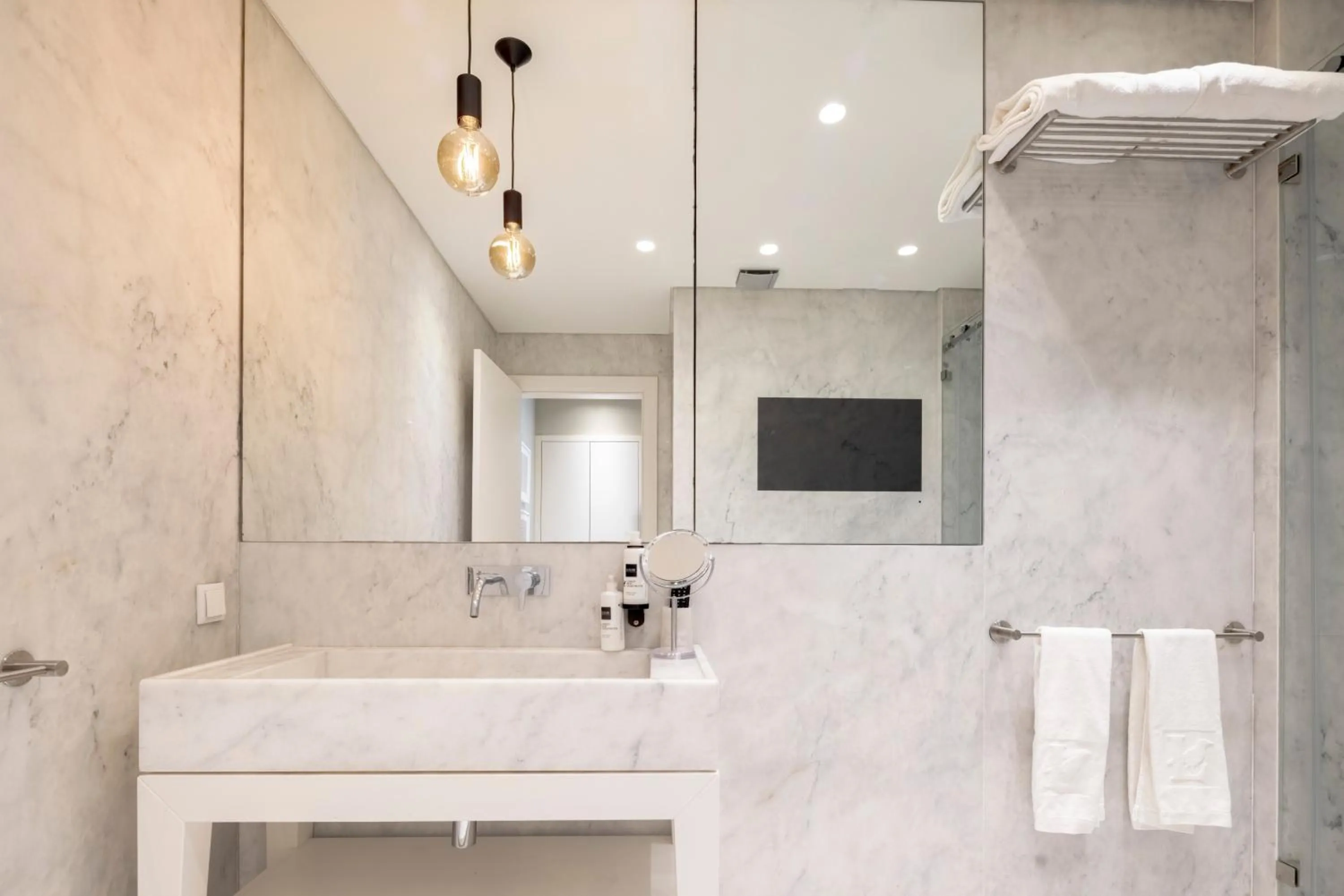 Shower in Chiado Mercy Apartments | Lisbon Best Apartments