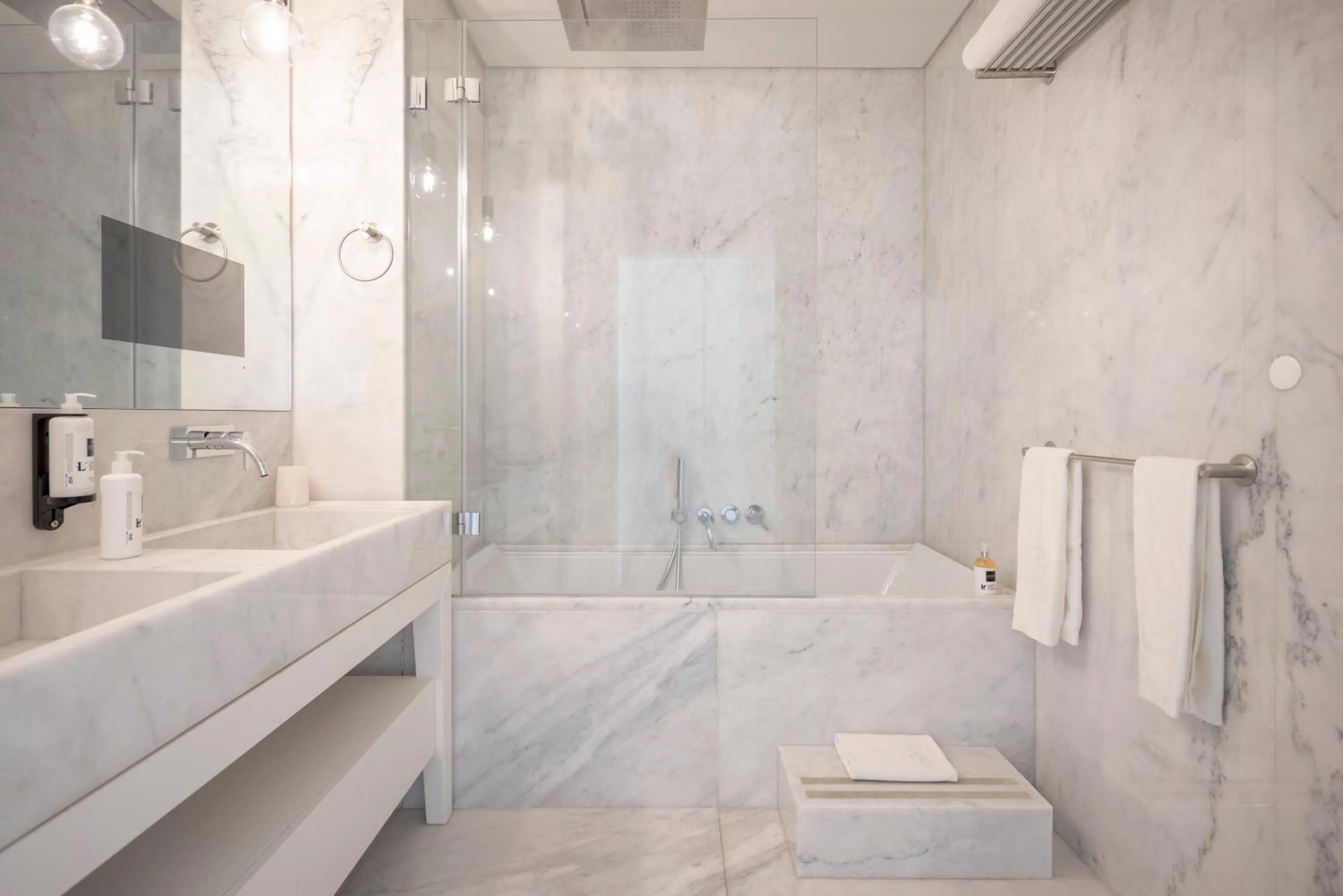 Bathroom in Chiado Mercy Apartments | Lisbon Best Apartments