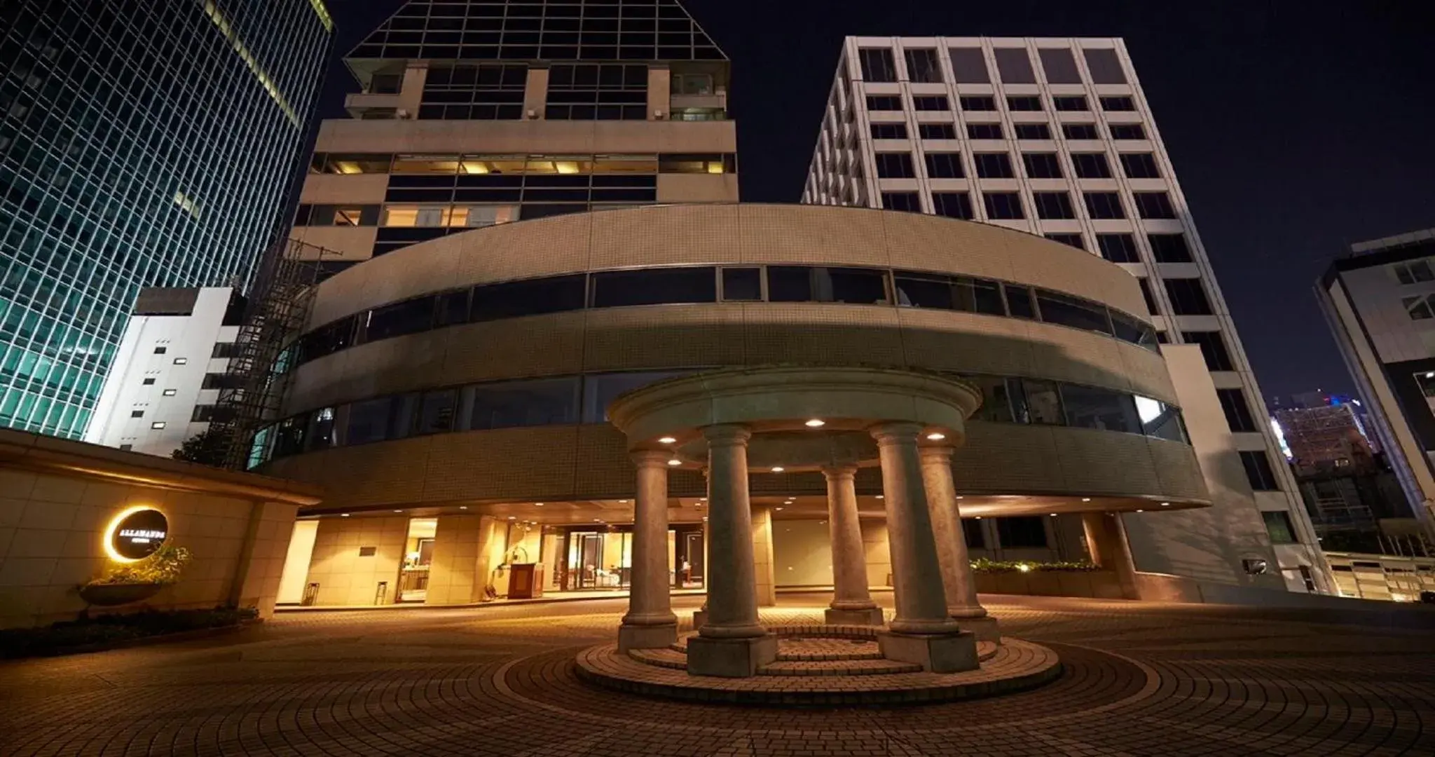 Property building in Hotel Allamanda Aoyama Tokyo Property building in Hotel Allamanda Aoyama Tokyo