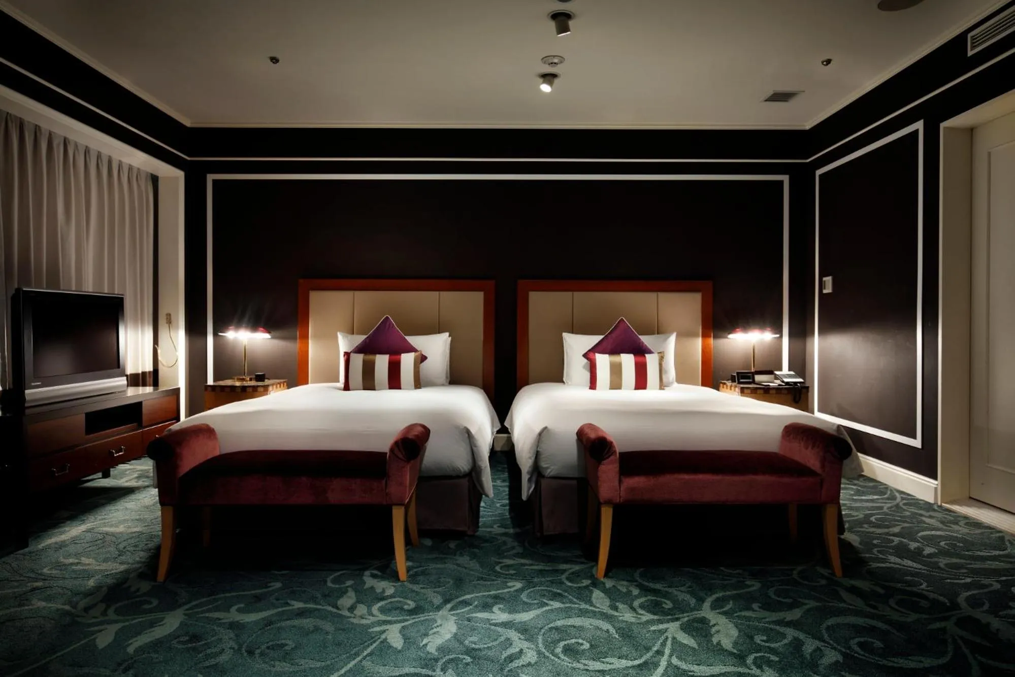 Bed in Hotel Allamanda Aoyama Tokyo