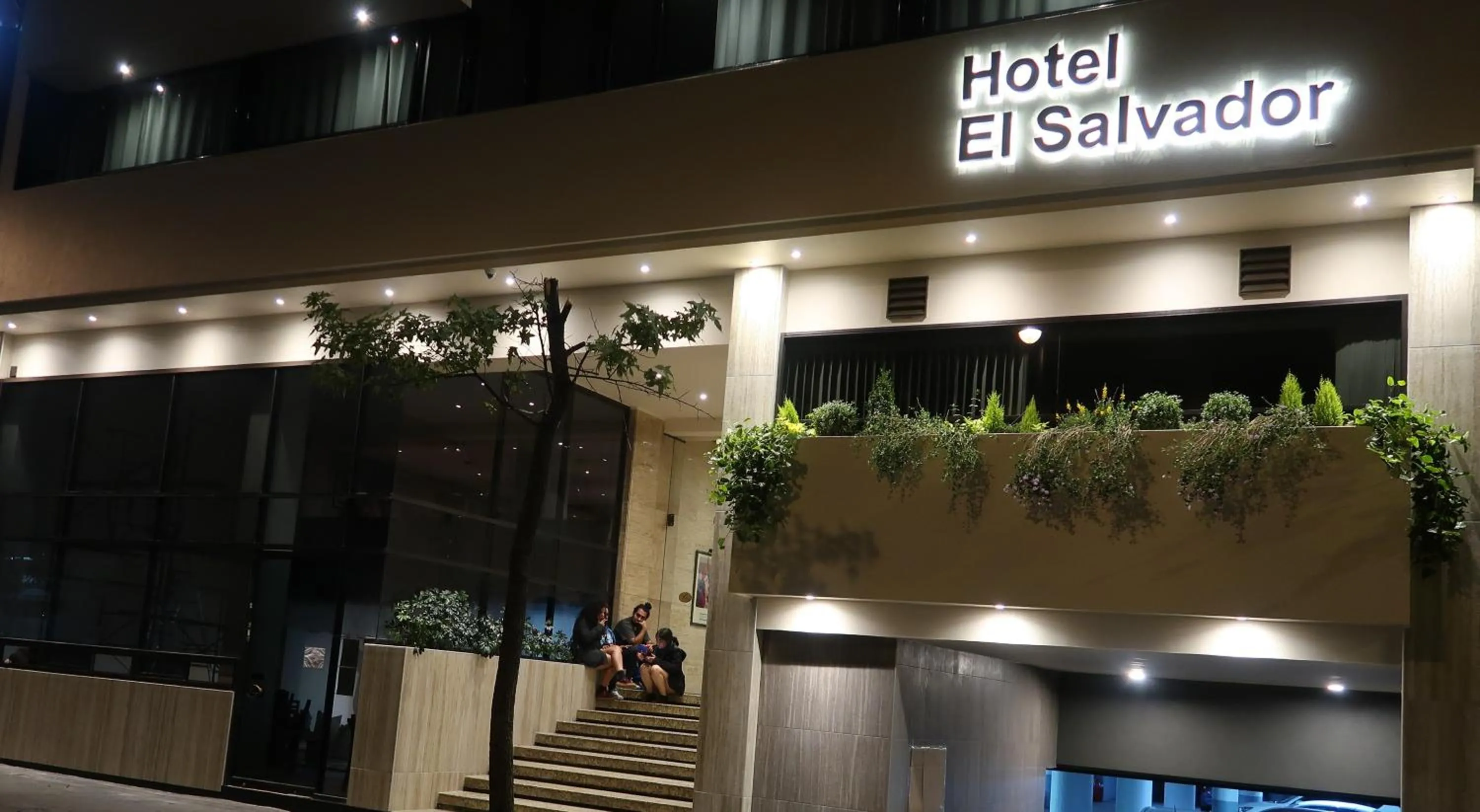 Facade/entrance in Hotel El Salvador