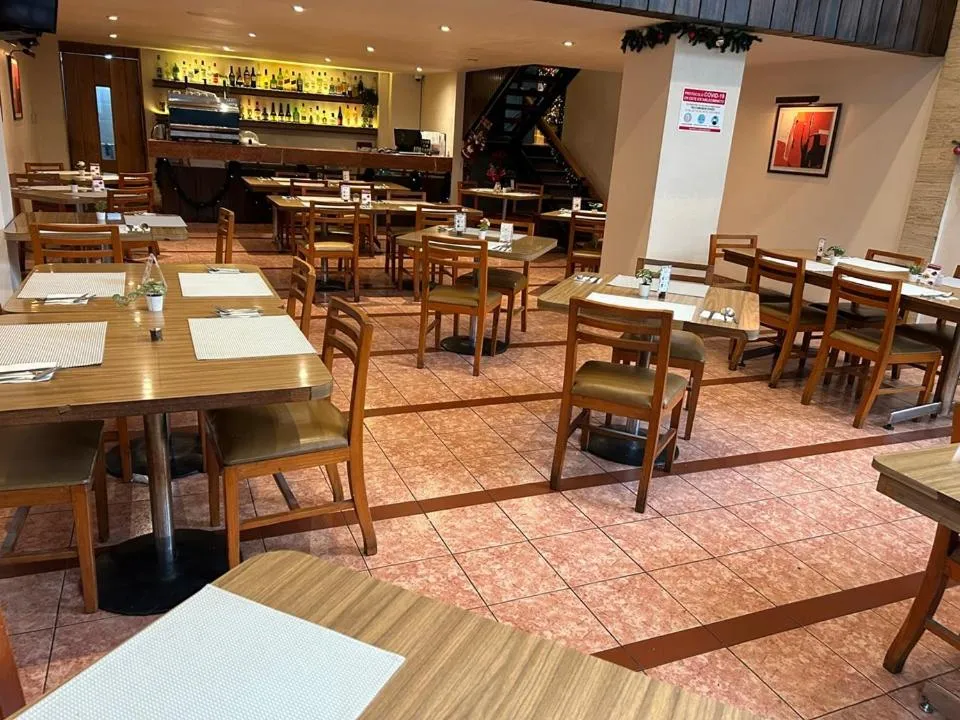 Restaurant/places to eat in Hotel El Salvador