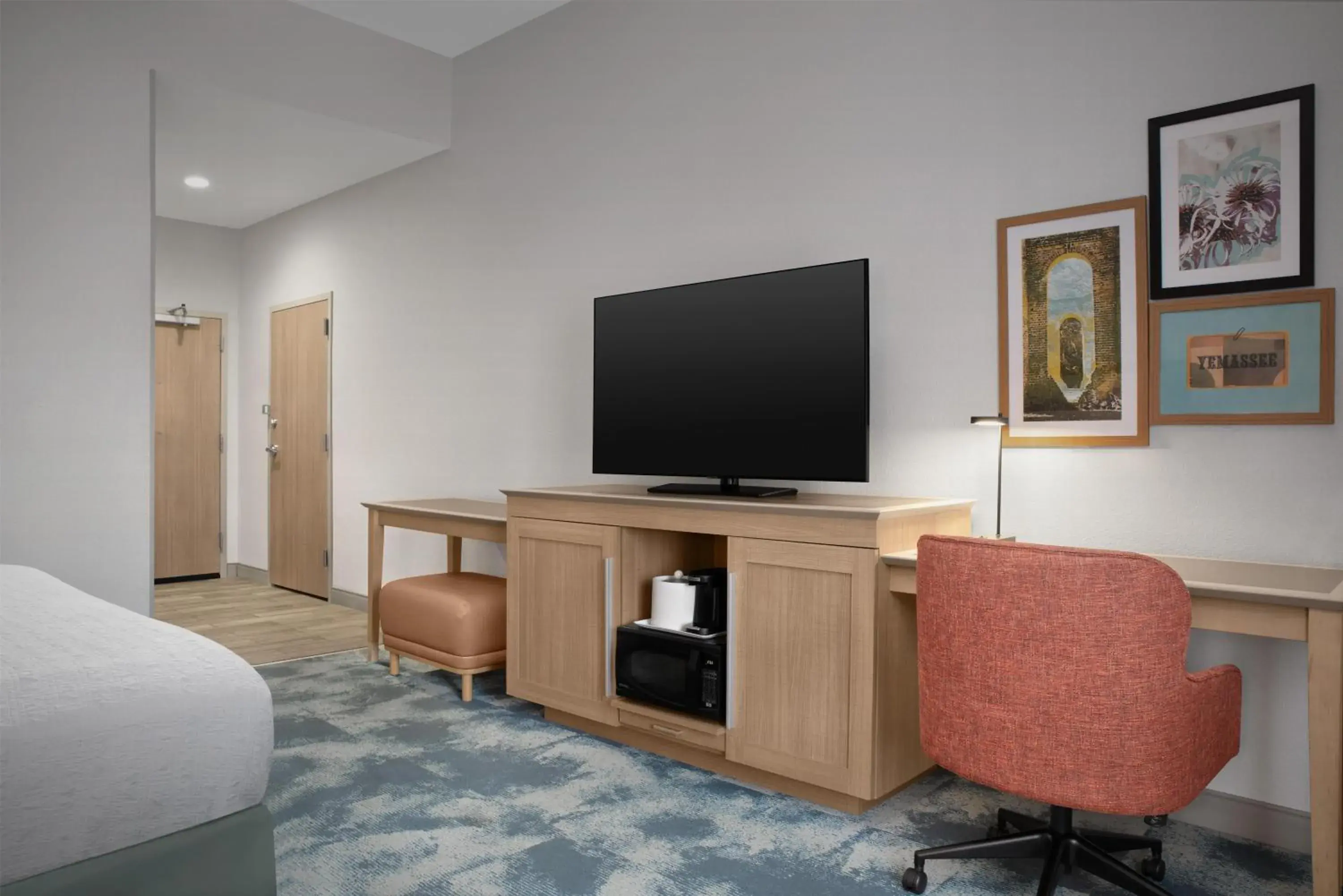 Bedroom, Bed in Hampton Inn Yemassee/Point South, Sc Bedroom, Bed in Hampton Inn Yemassee/Point South, Sc