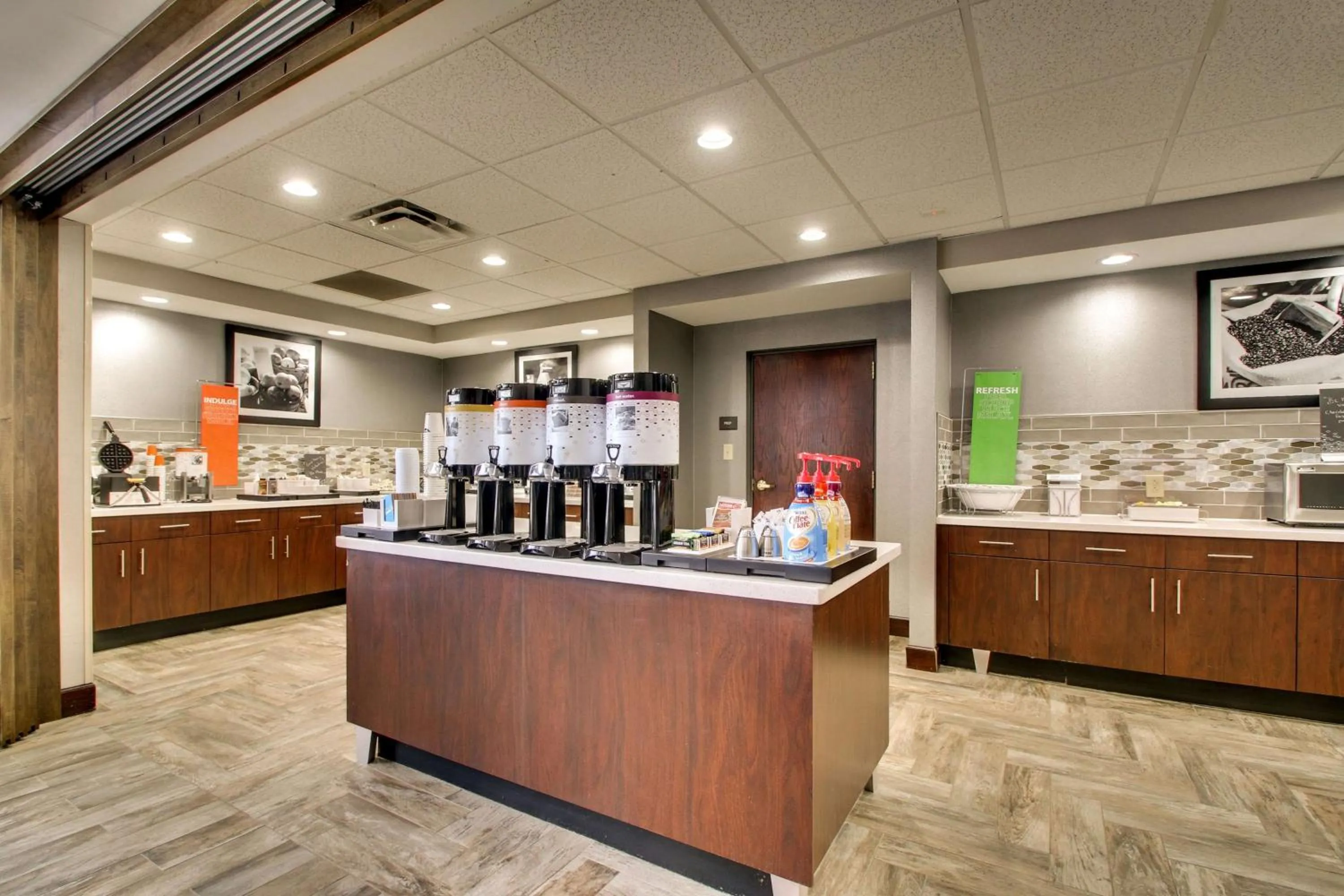 Dining area in Hampton Inn Yemassee/Point South, Sc