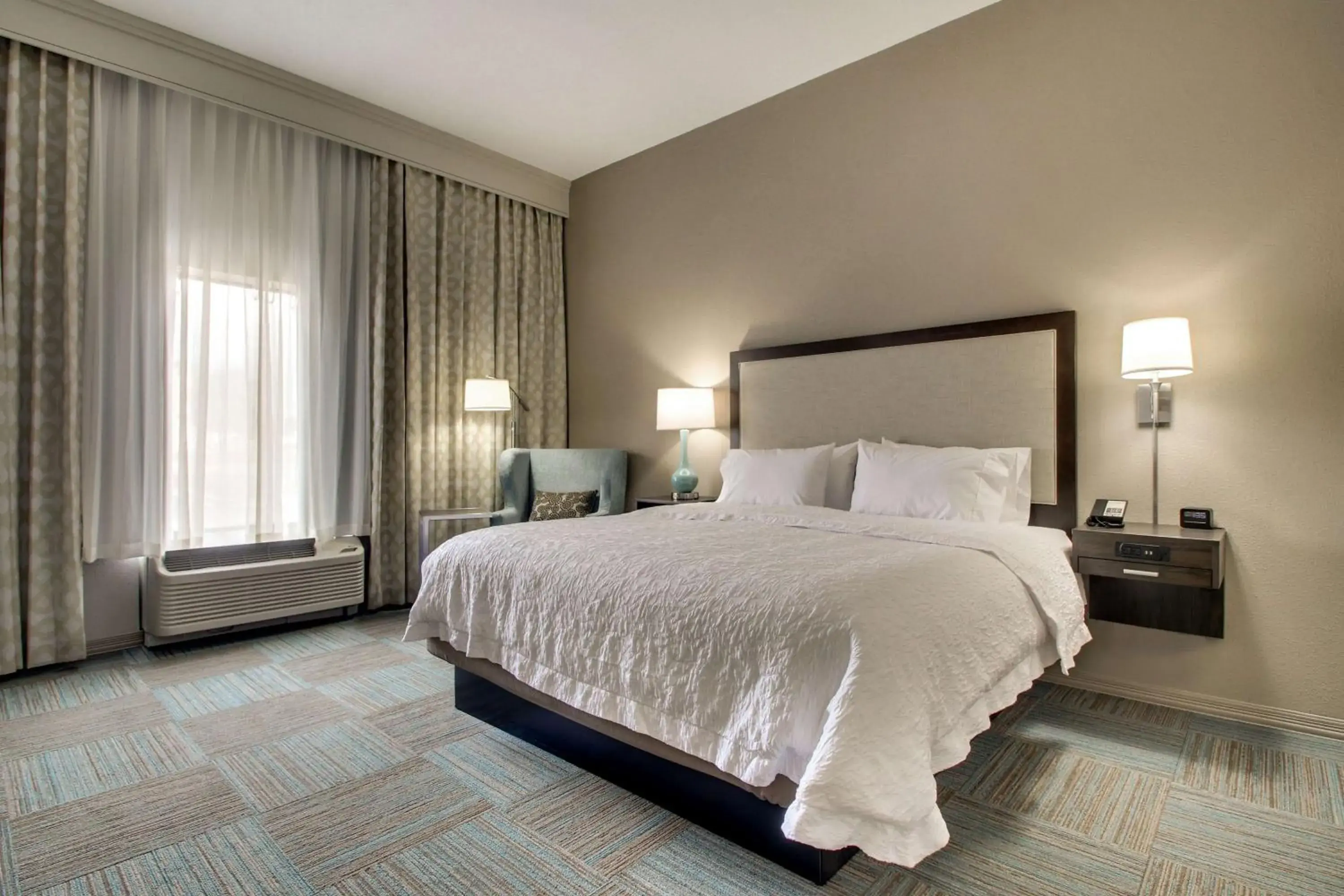 Bed in Hampton Inn Yemassee/Point South, Sc Bed in Hampton Inn Yemassee/Point South, Sc