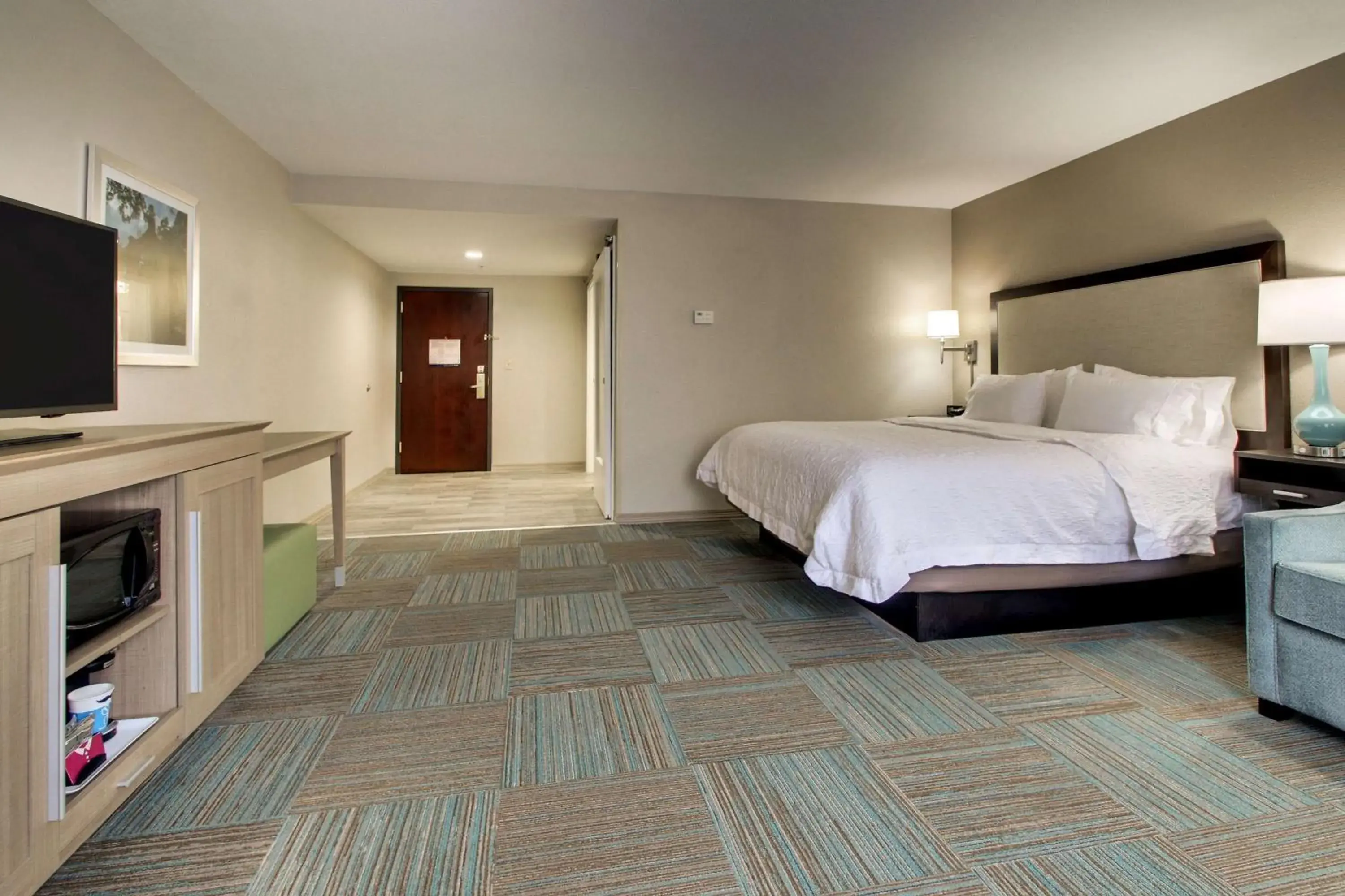 King Room with Sofa Bed - Non-Smoking in Hampton Inn Yemassee/Point South, Sc King Room with Sofa Bed - Non-Smoking in Hampton Inn Yemassee/Point South, Sc