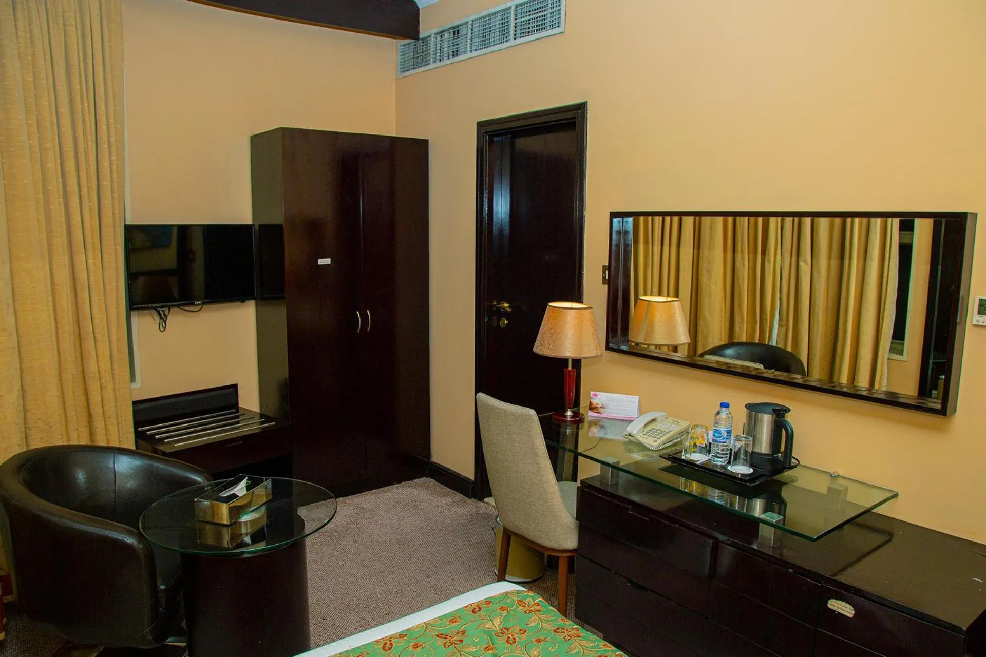 Living room in Dorus Hotel