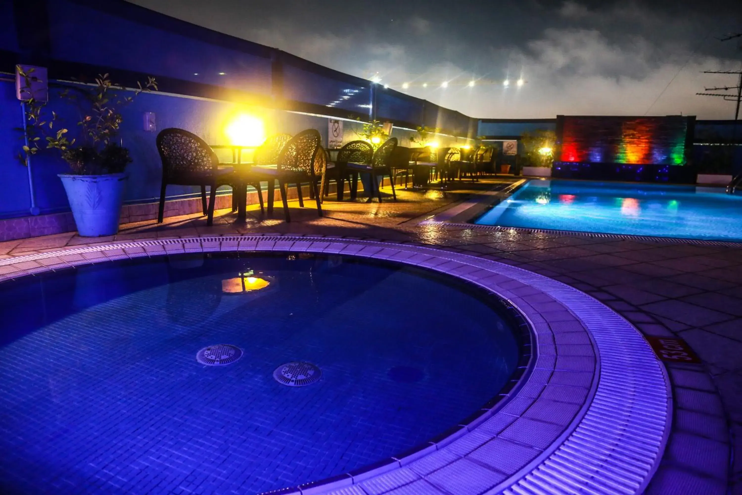 Swimming pool in Dorus Hotel Swimming pool in Dorus Hotel