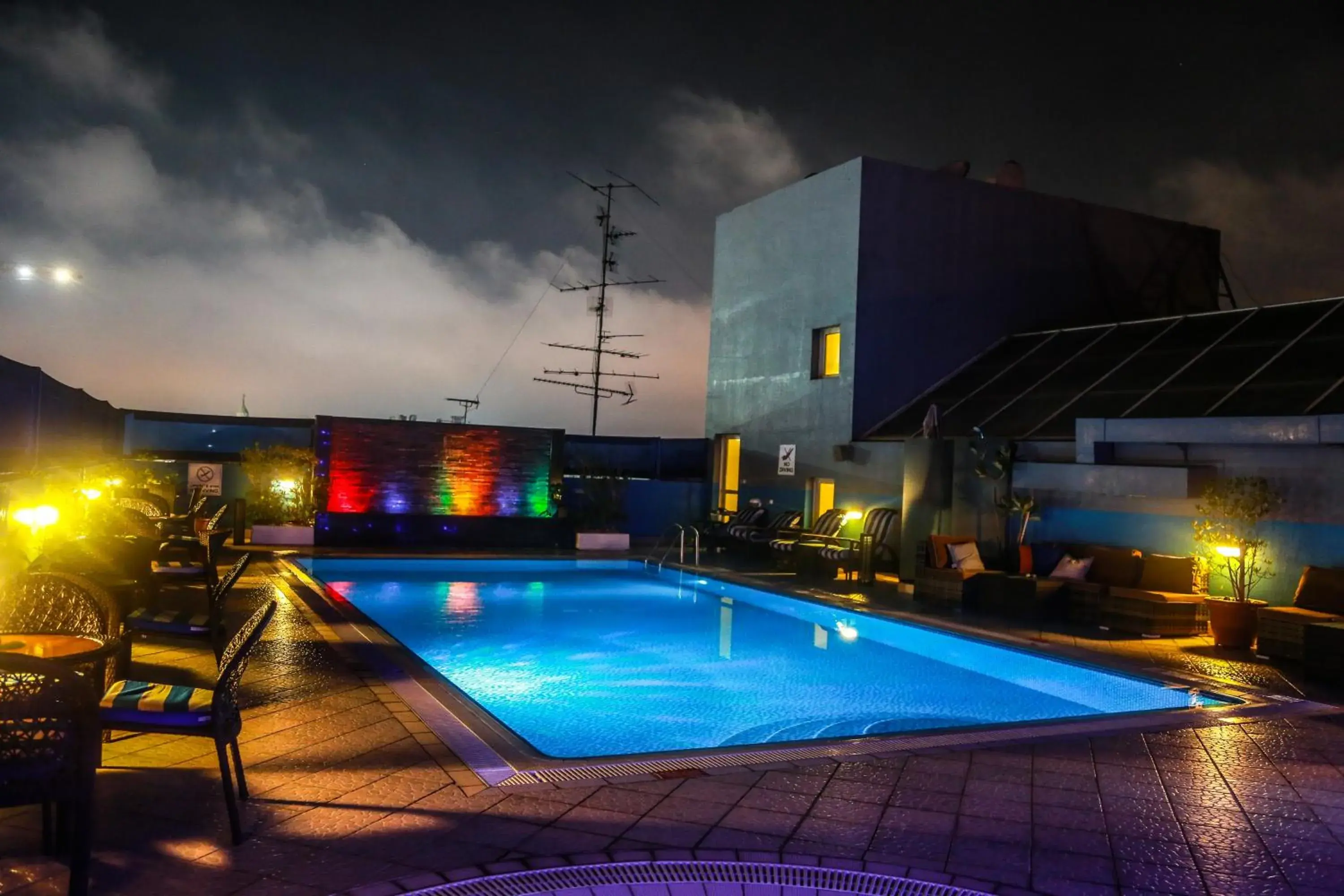 Pool view in Dorus Hotel Pool view in Dorus Hotel