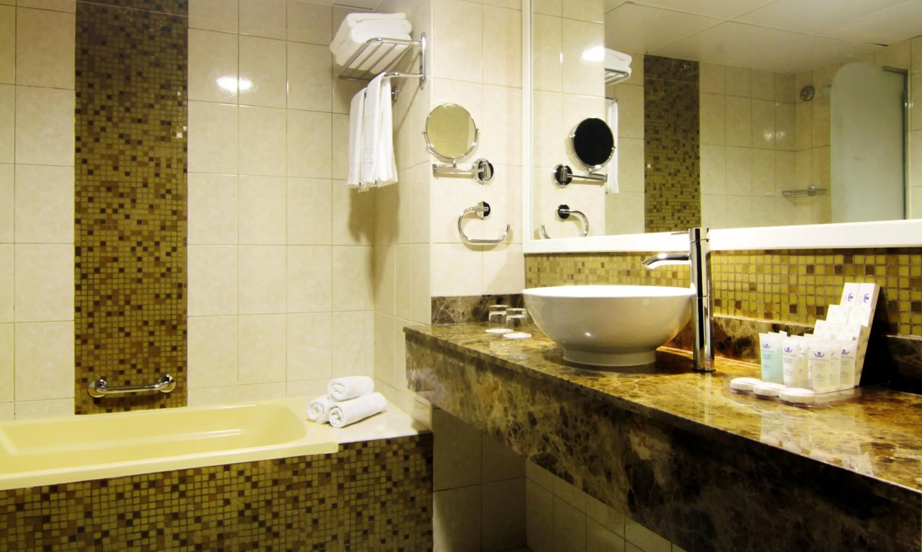 Shower in Dorus Hotel