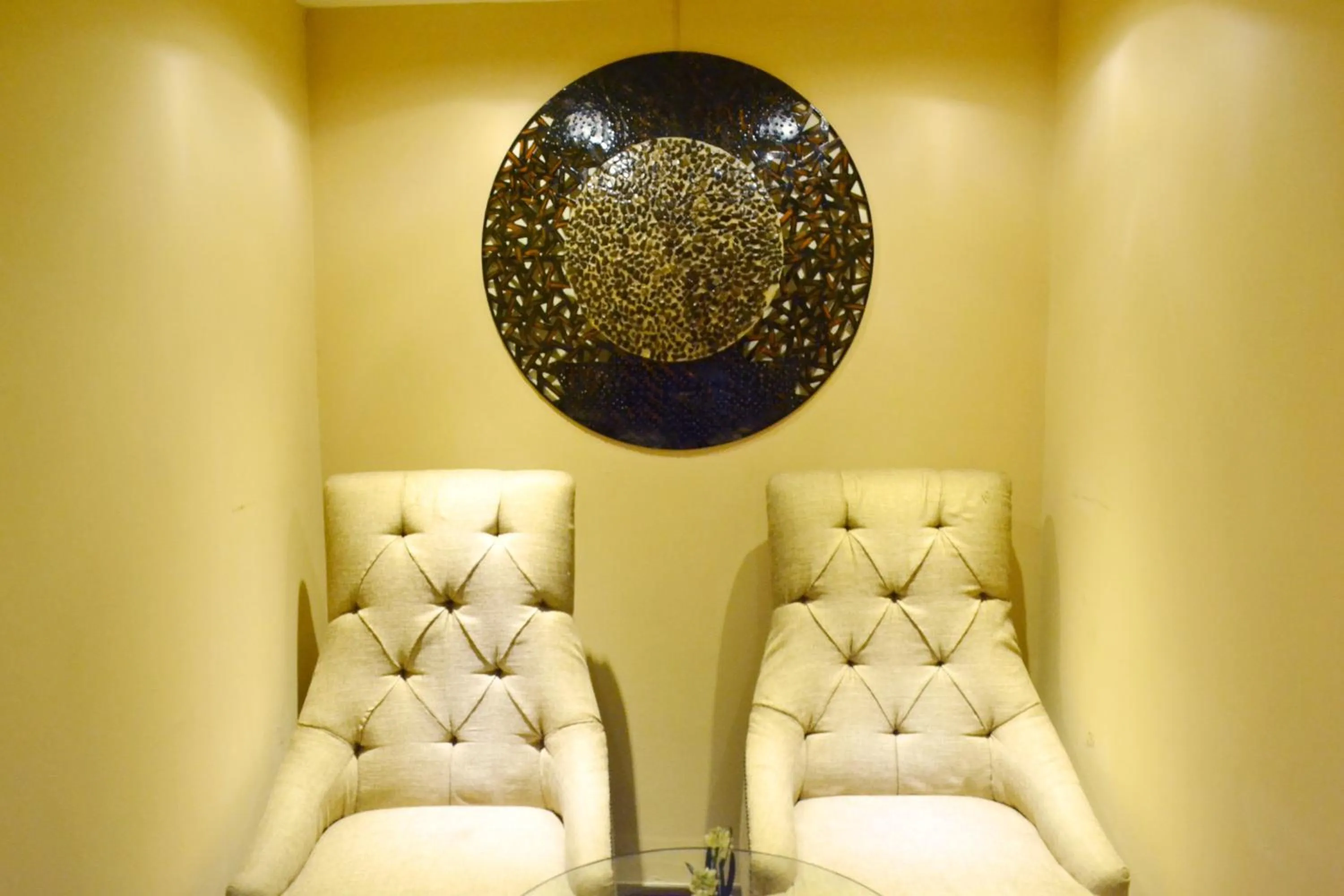 Seating area in Dorus Hotel