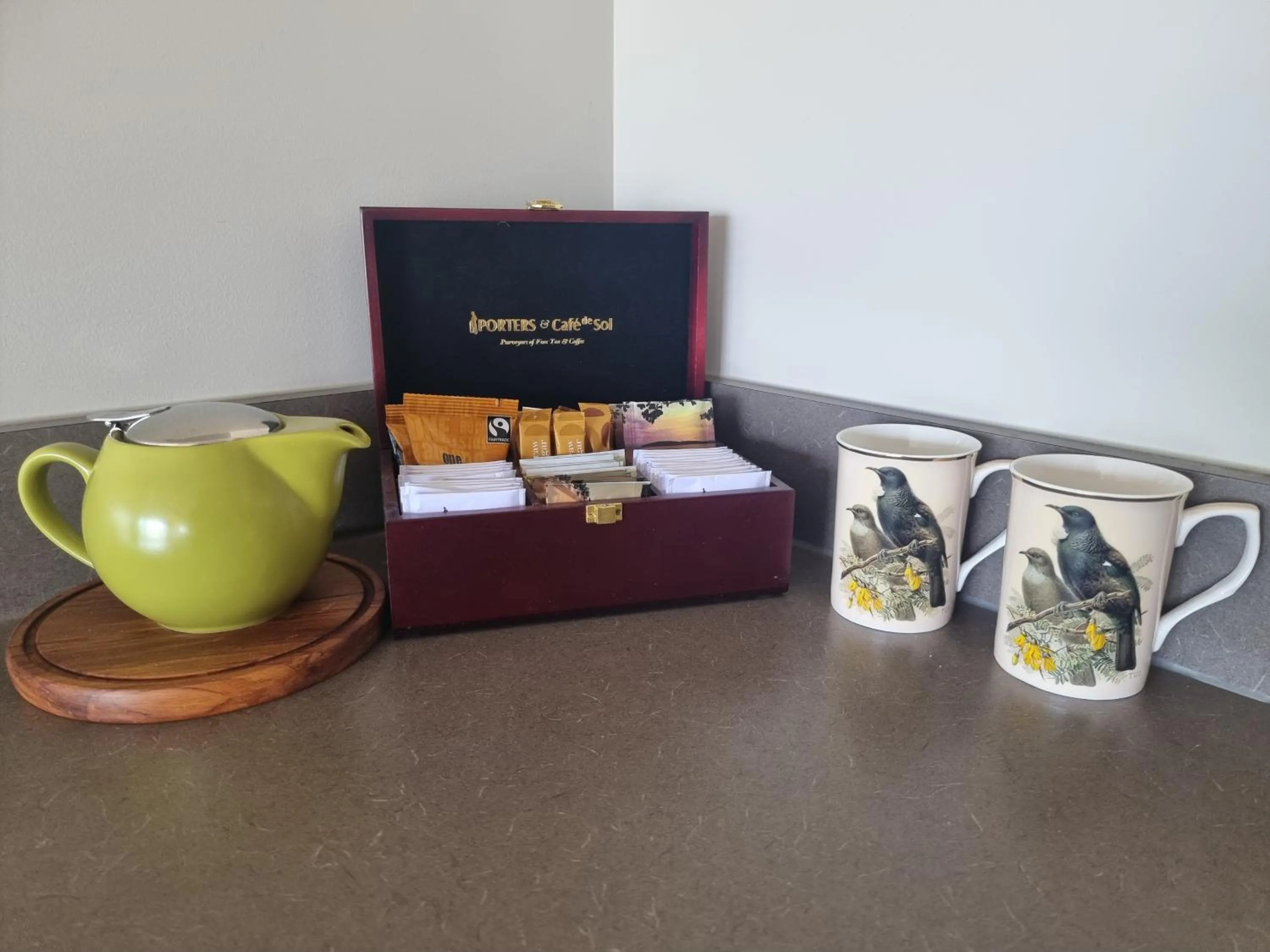 Coffee/tea facilities in Hotel Lake Brunner