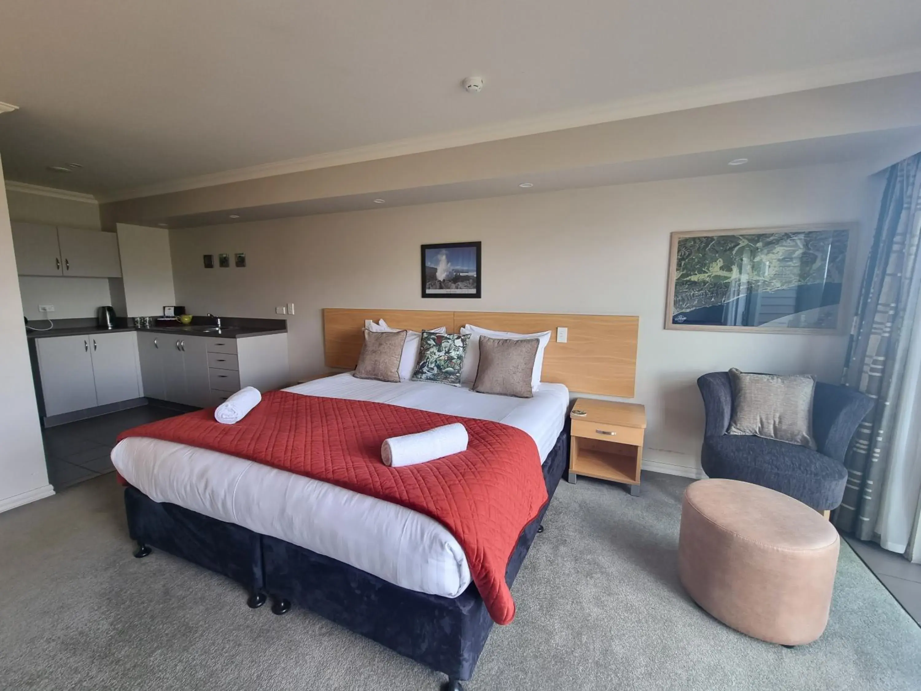 Studio with Lake View in Hotel Lake Brunner Studio with Lake View in Hotel Lake Brunner