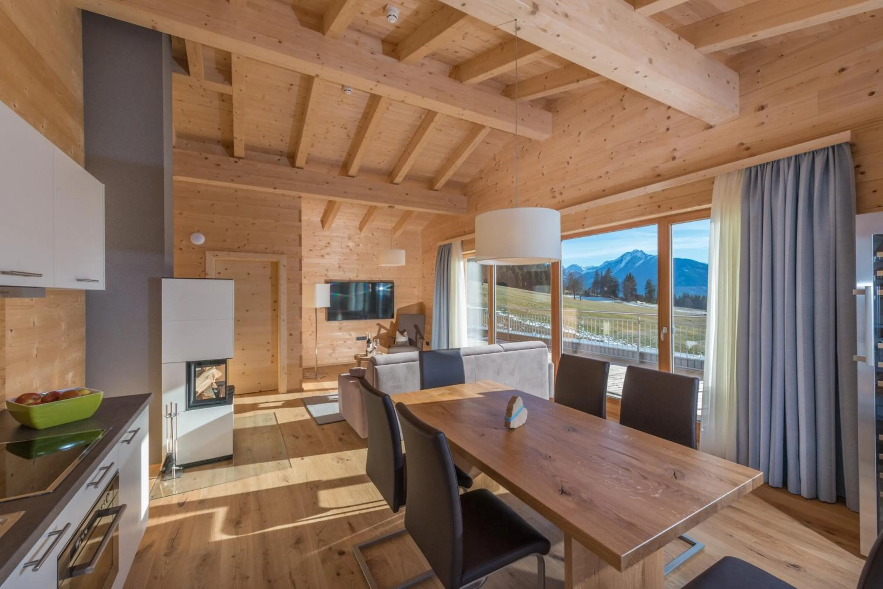 Communal lounge/ TV room in Rittis Alpin Chalets Dachstein