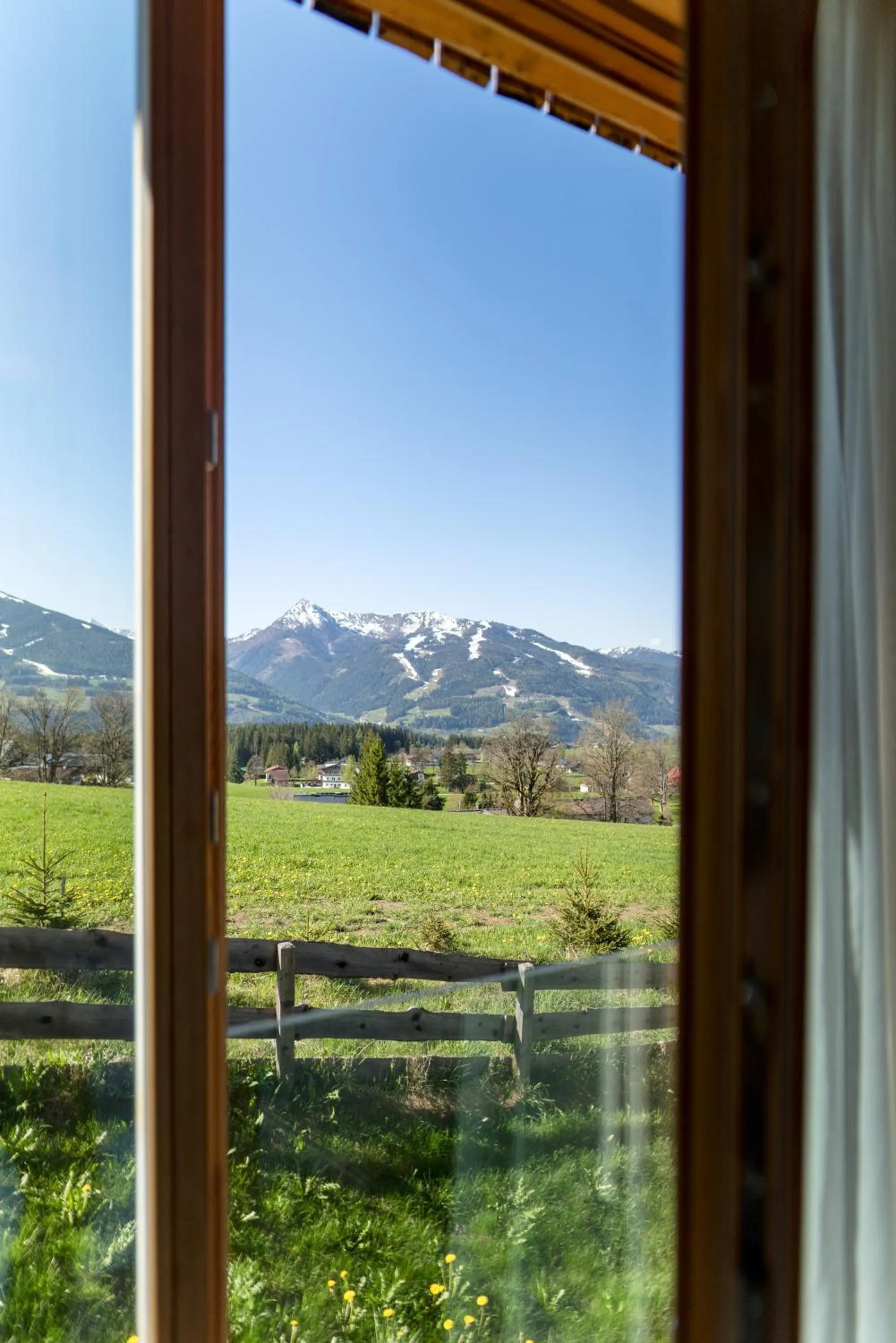 Spring in Rittis Alpin Chalets Dachstein