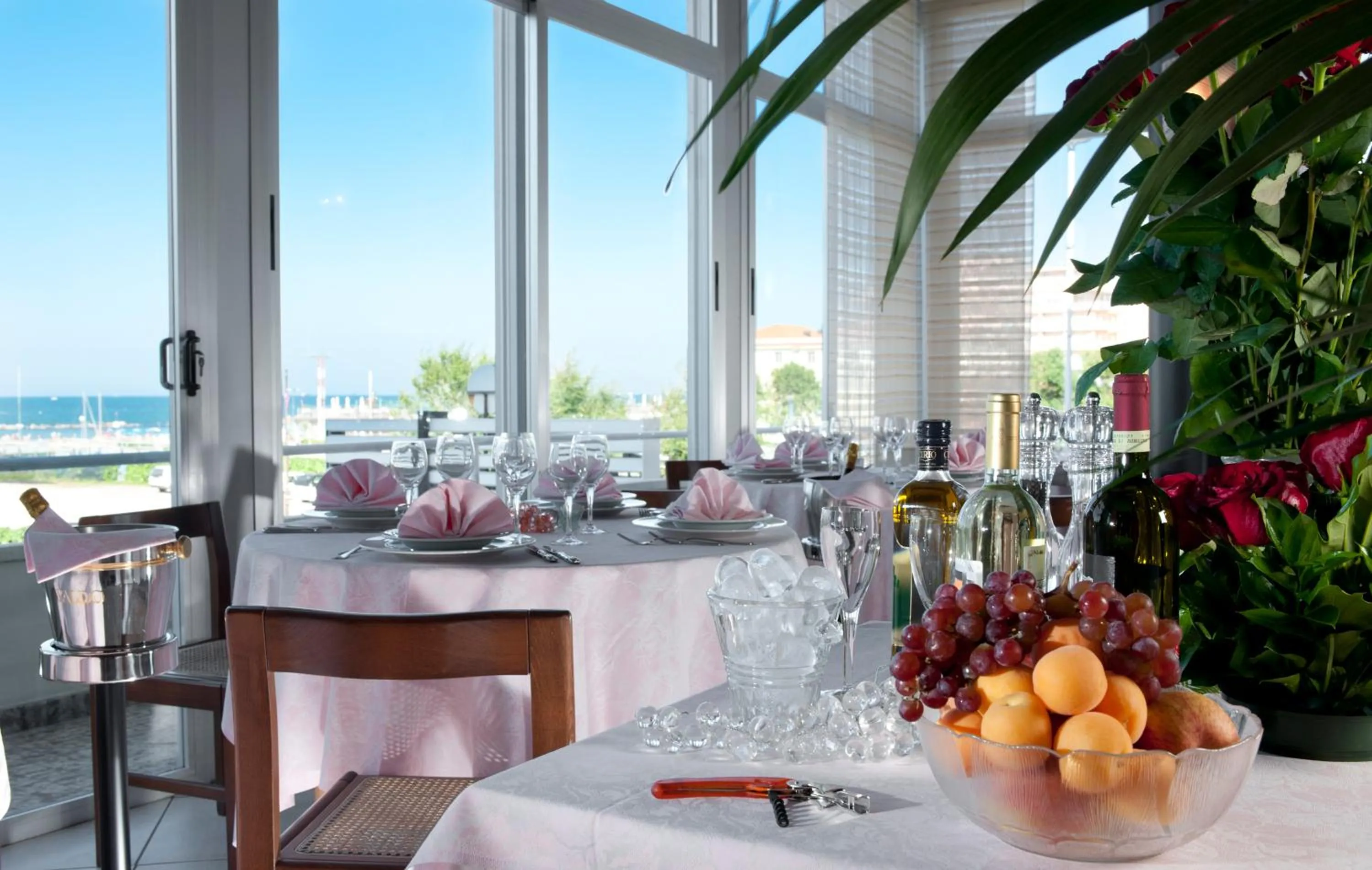 Restaurant/places to eat in Hotel Cormoran