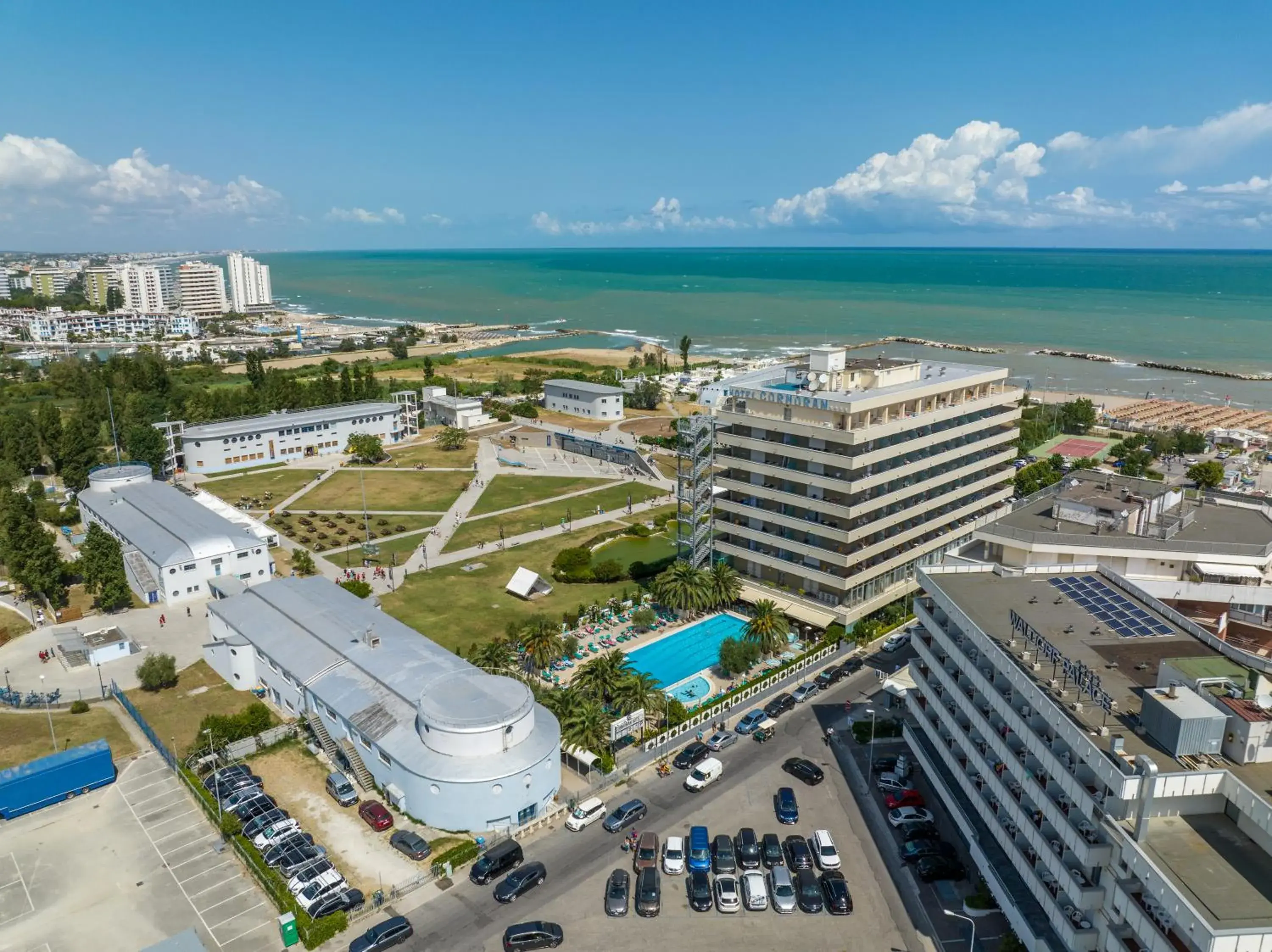 Bird's eye view, Bird's-eye View in Hotel Cormoran