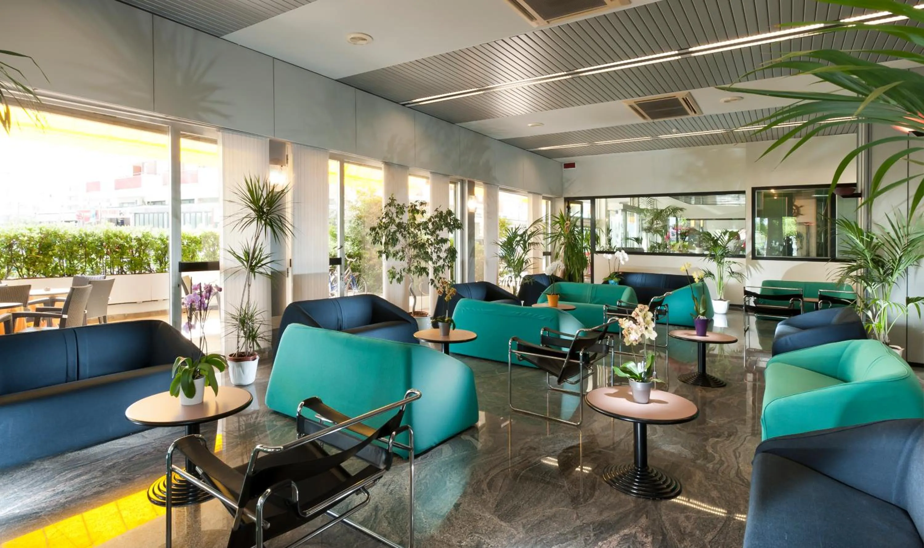 Day in Hotel Cormoran