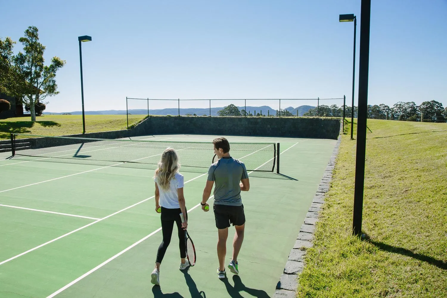 Tennis court in Spicers Peak Lodge