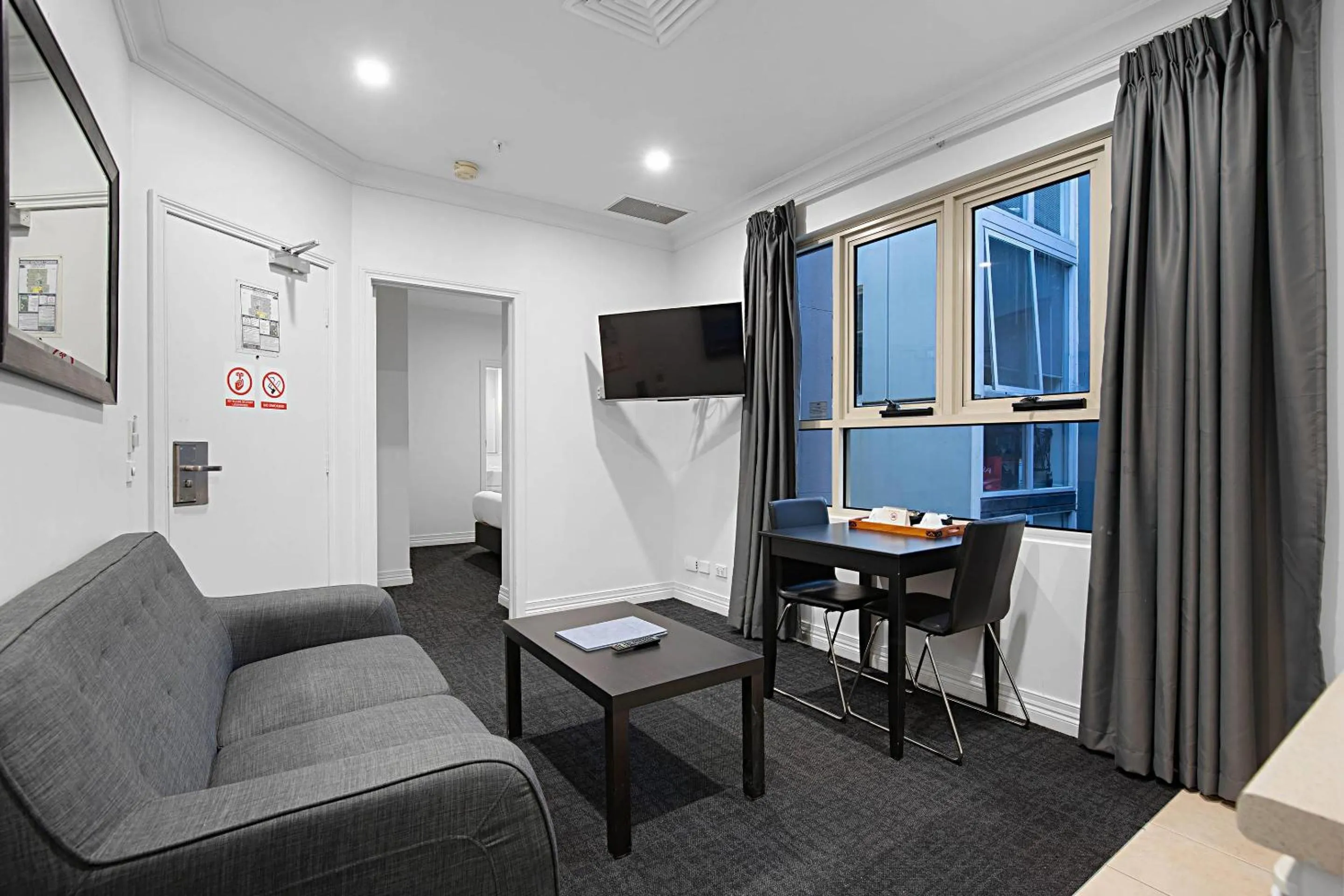 Bedroom in Comfort Apartments Melbourne Central