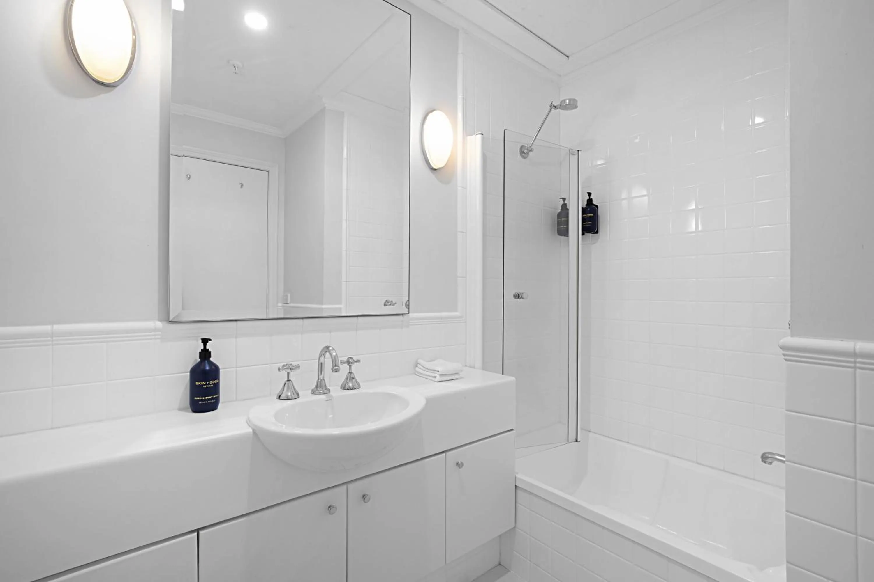 Bathroom in Comfort Apartments Melbourne Central