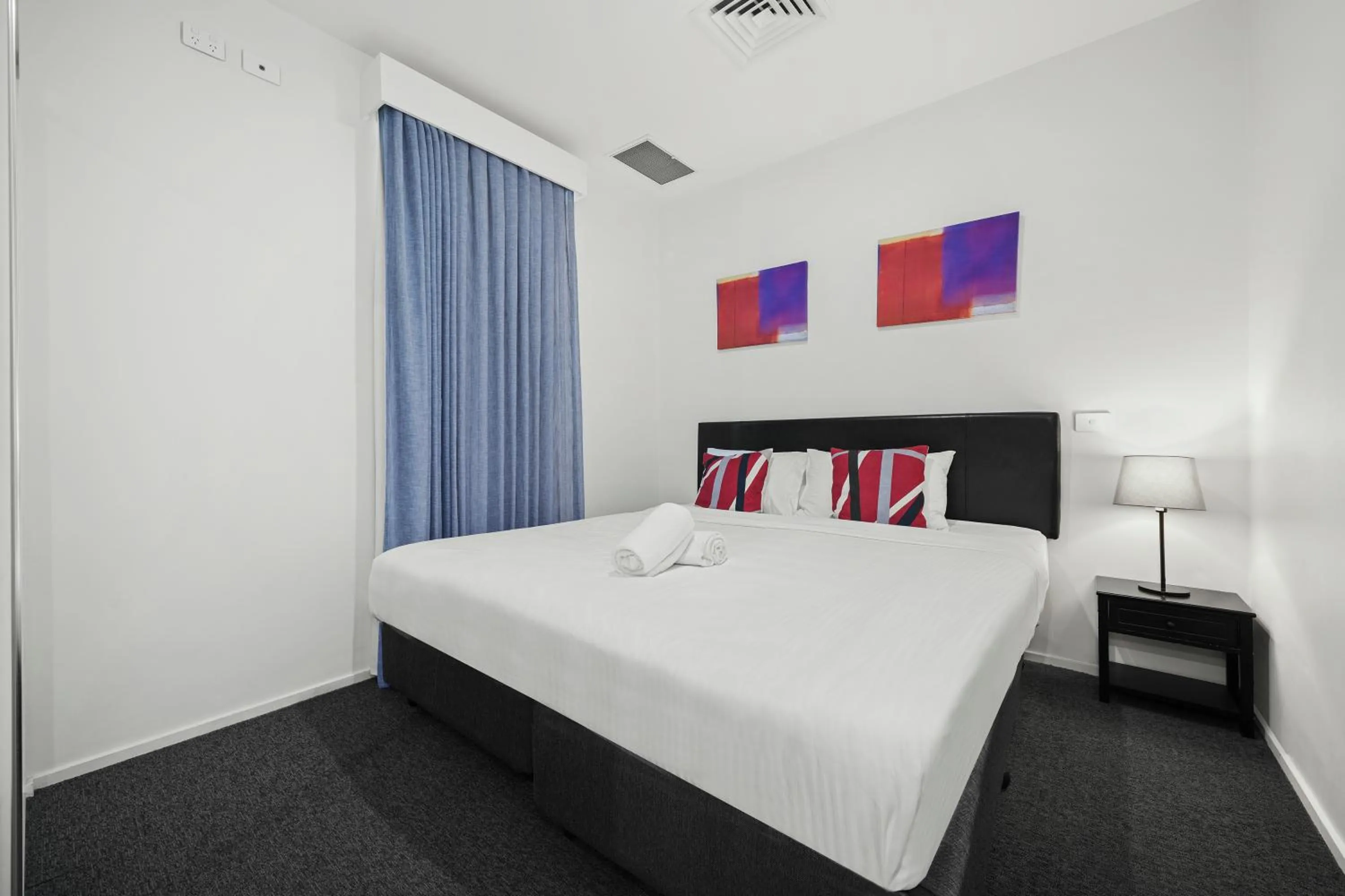 Bed in Comfort Apartments Melbourne Central