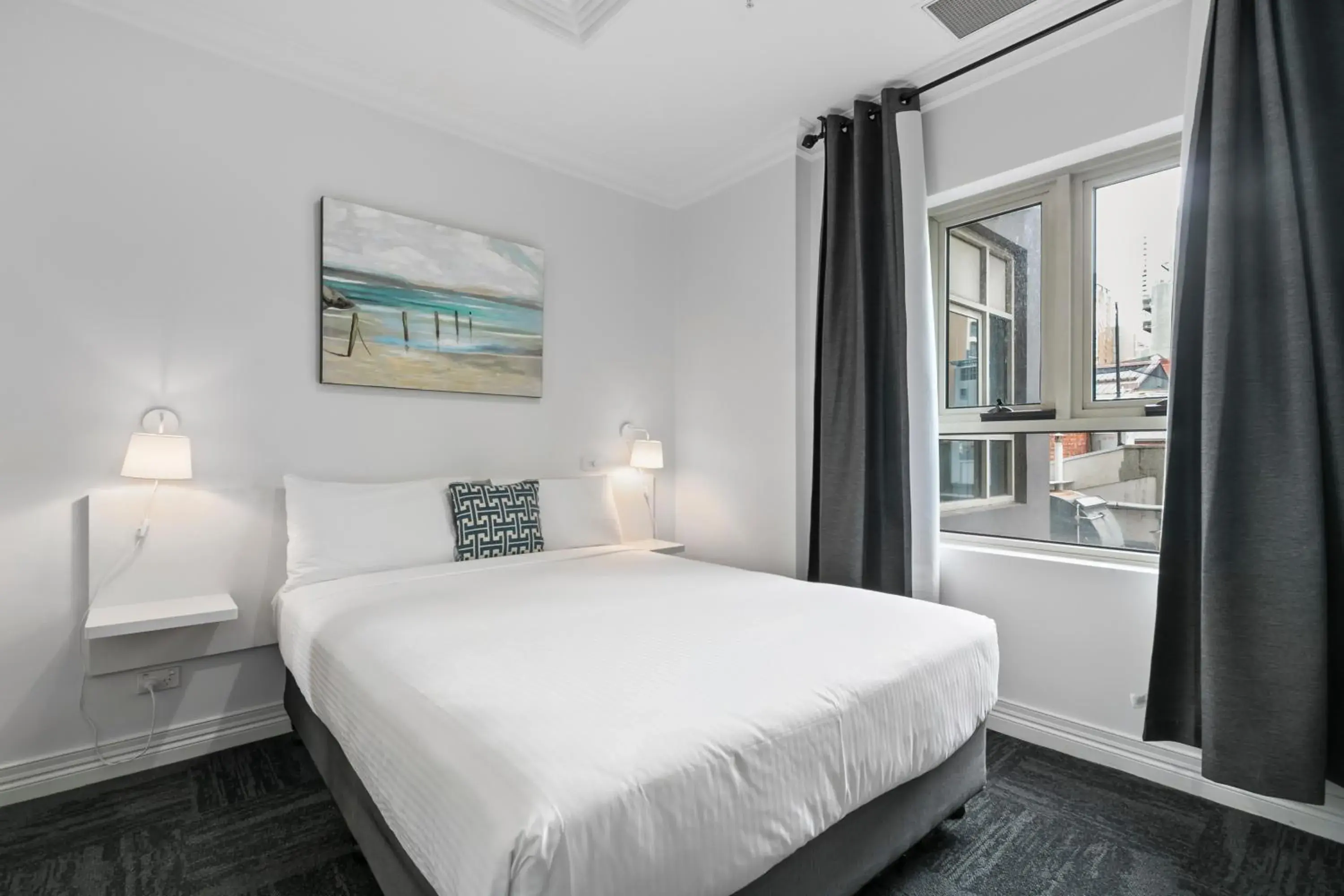 Bed in Comfort Apartments Melbourne Central Bed in Comfort Apartments Melbourne Central