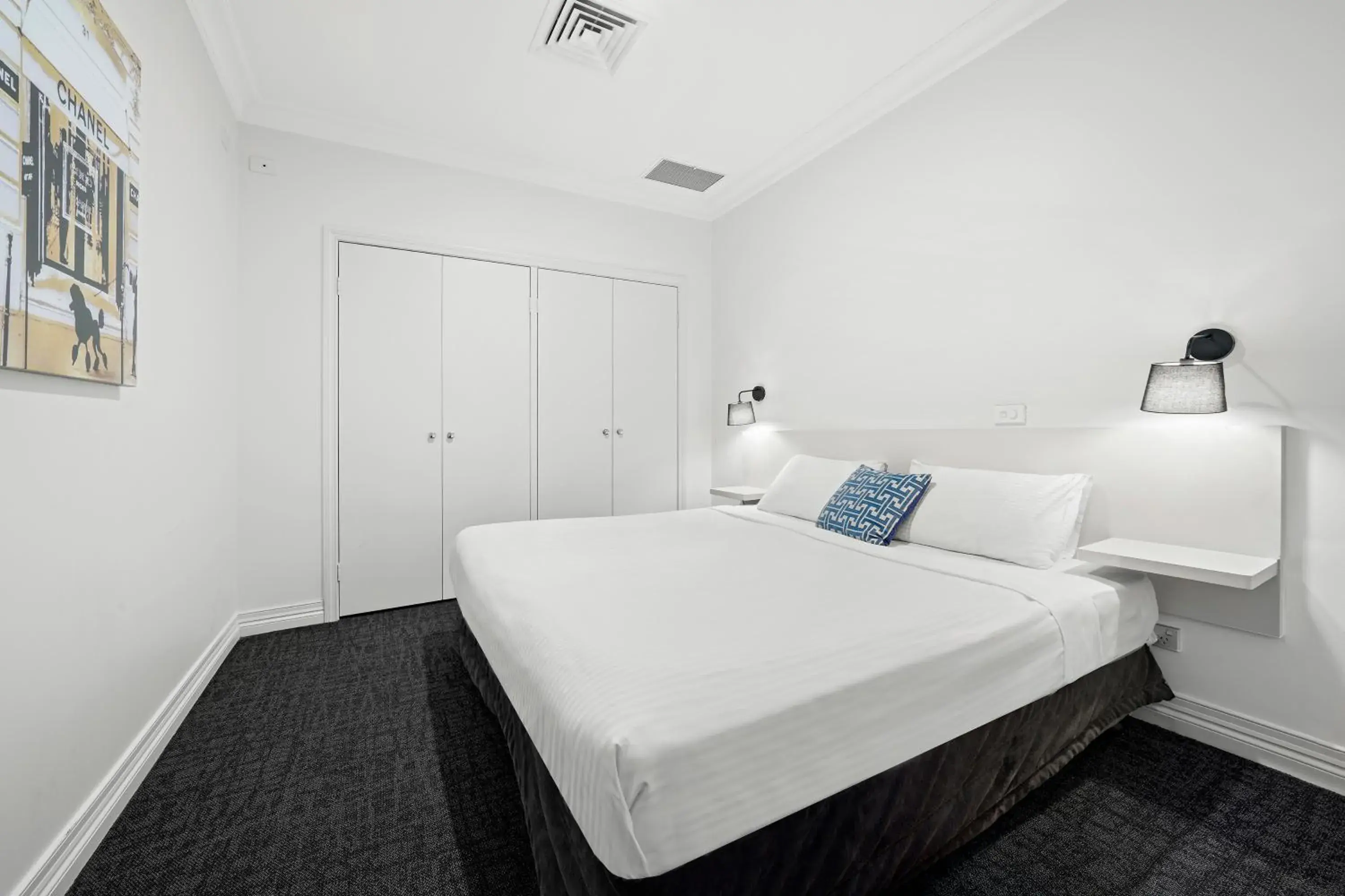 Bed in Comfort Apartments Melbourne Central Bed in Comfort Apartments Melbourne Central
