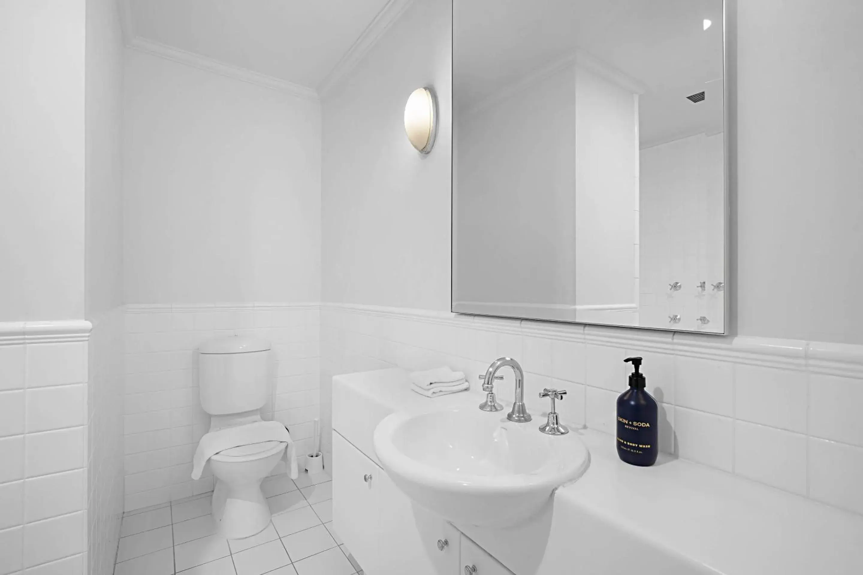 Bedroom in Comfort Apartments Melbourne Central Bedroom in Comfort Apartments Melbourne Central