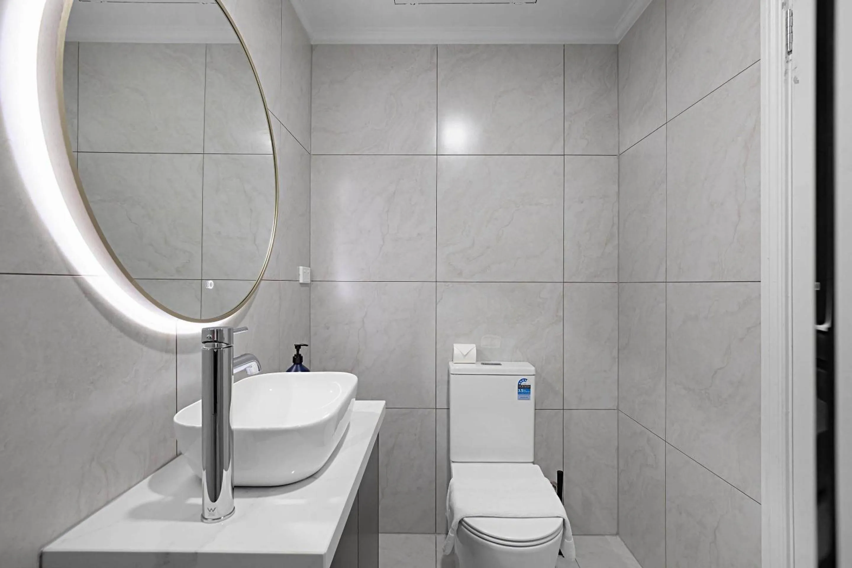 Bedroom in Comfort Apartments Melbourne Central