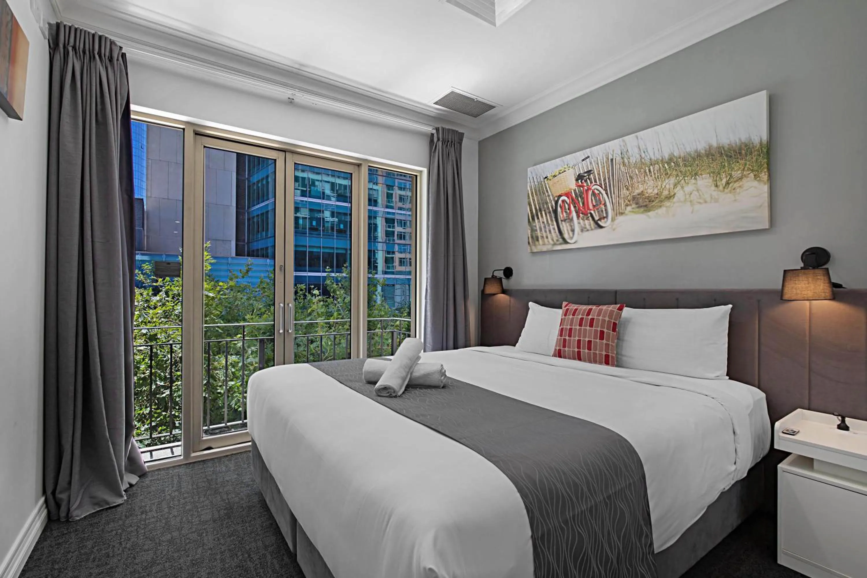 Bedroom, Bed in Comfort Apartments Melbourne Central