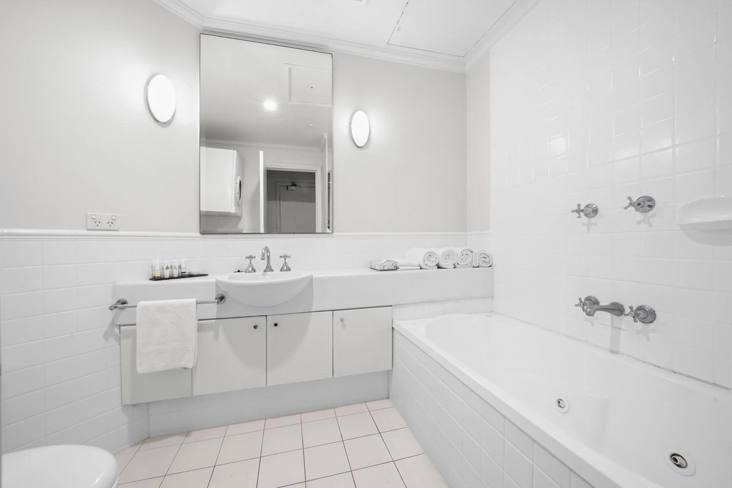 Bathroom in Comfort Apartments Melbourne Central