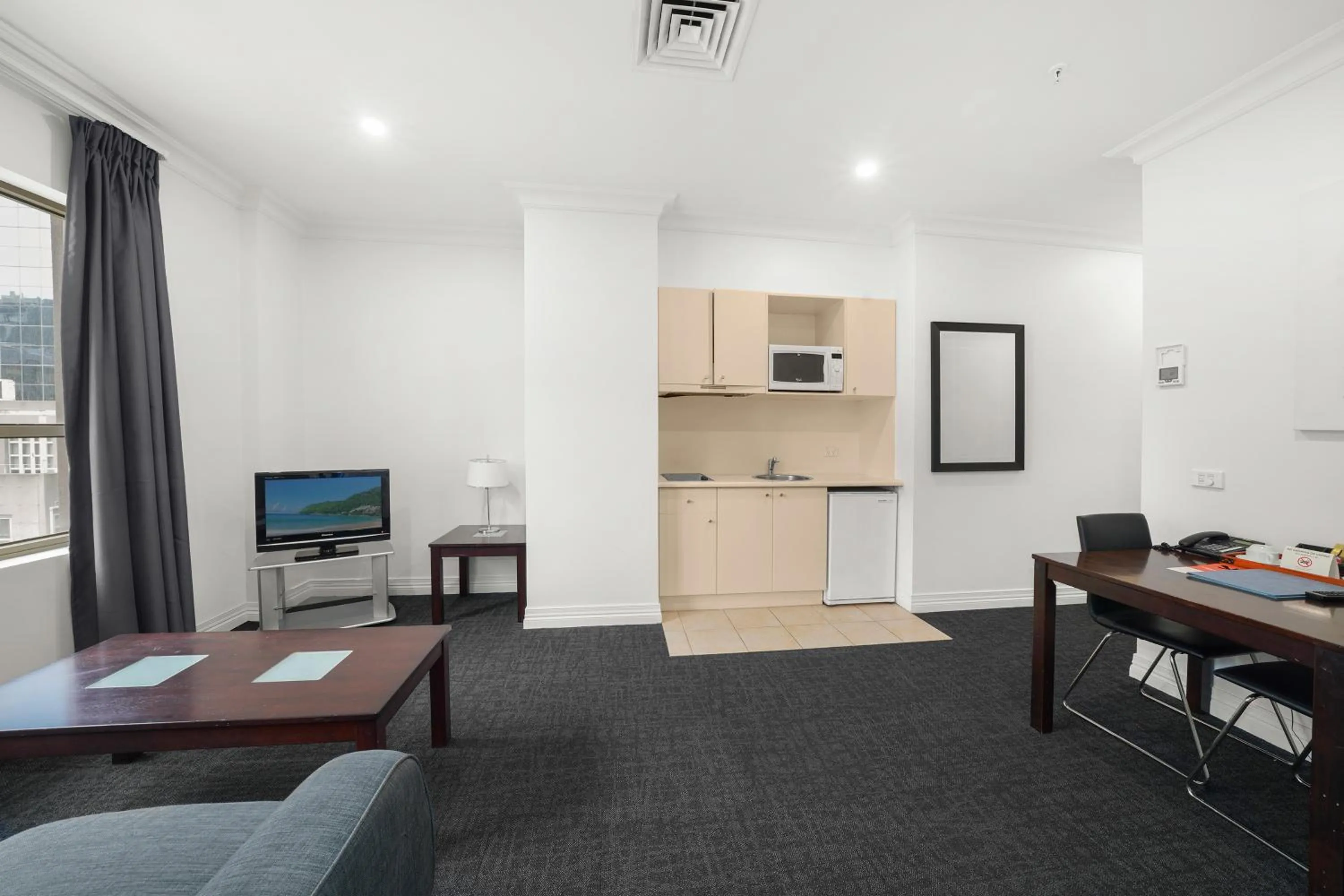 Kitchen or kitchenette in Comfort Apartments Melbourne Central