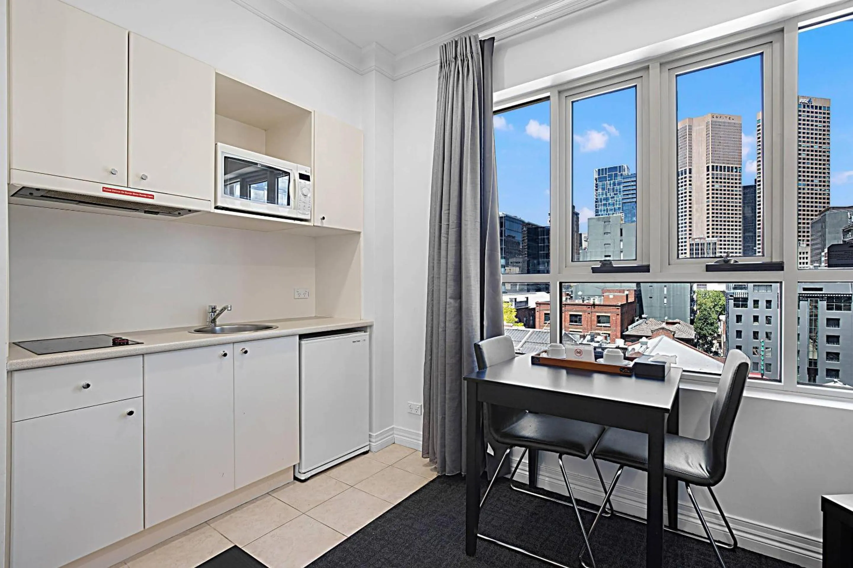 Bedroom in Comfort Apartments Melbourne Central