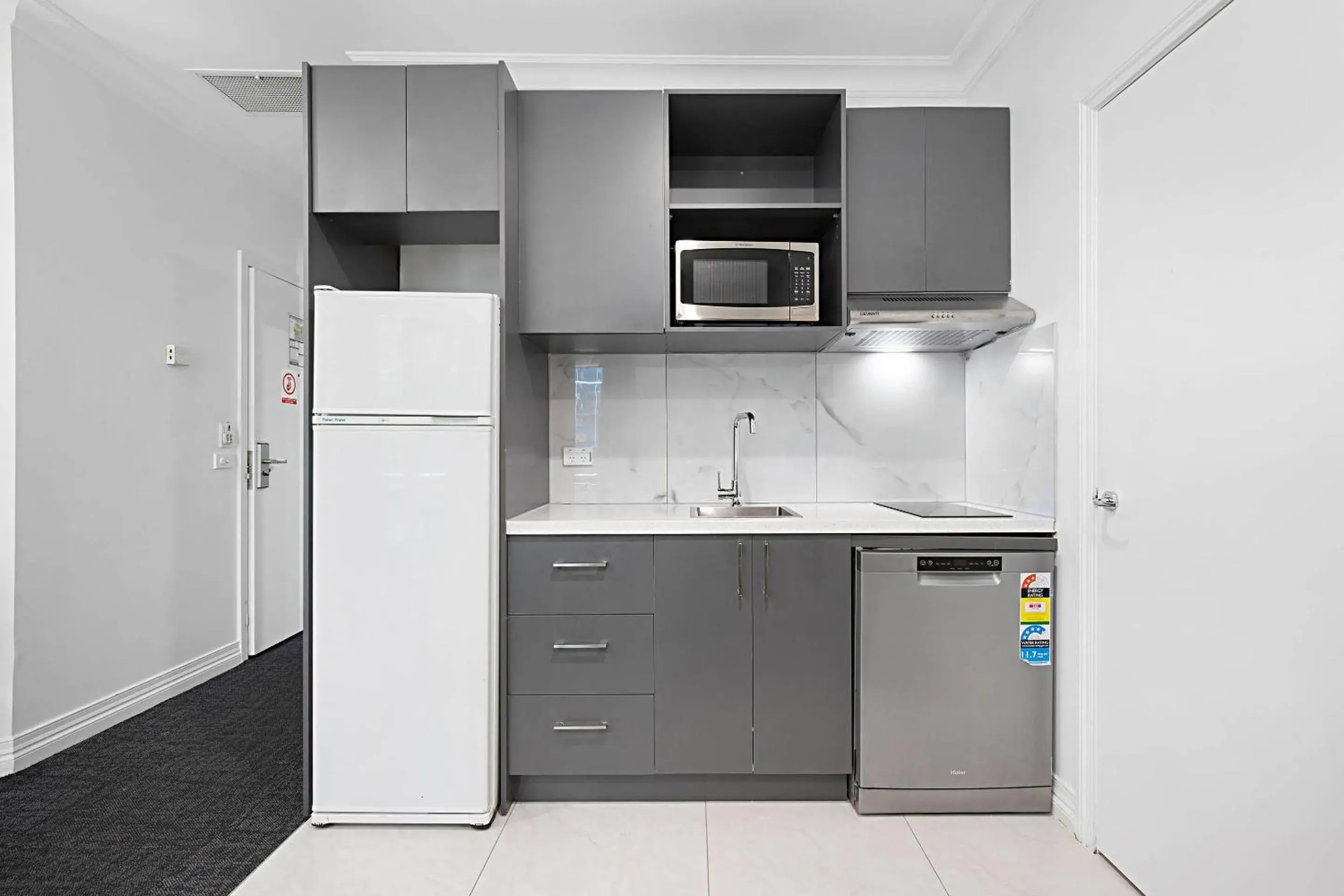 Bedroom in Comfort Apartments Melbourne Central Bedroom in Comfort Apartments Melbourne Central