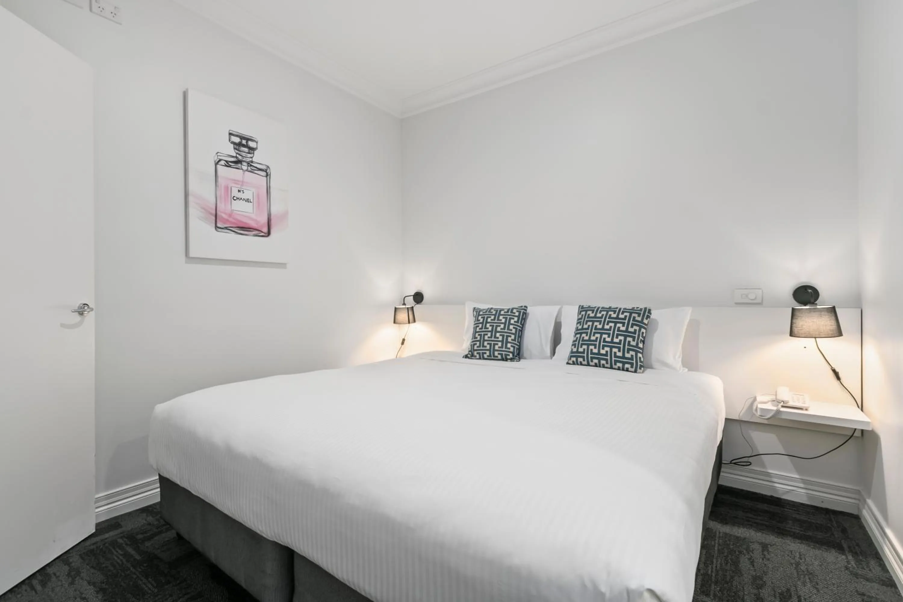 Bed in Comfort Apartments Melbourne Central