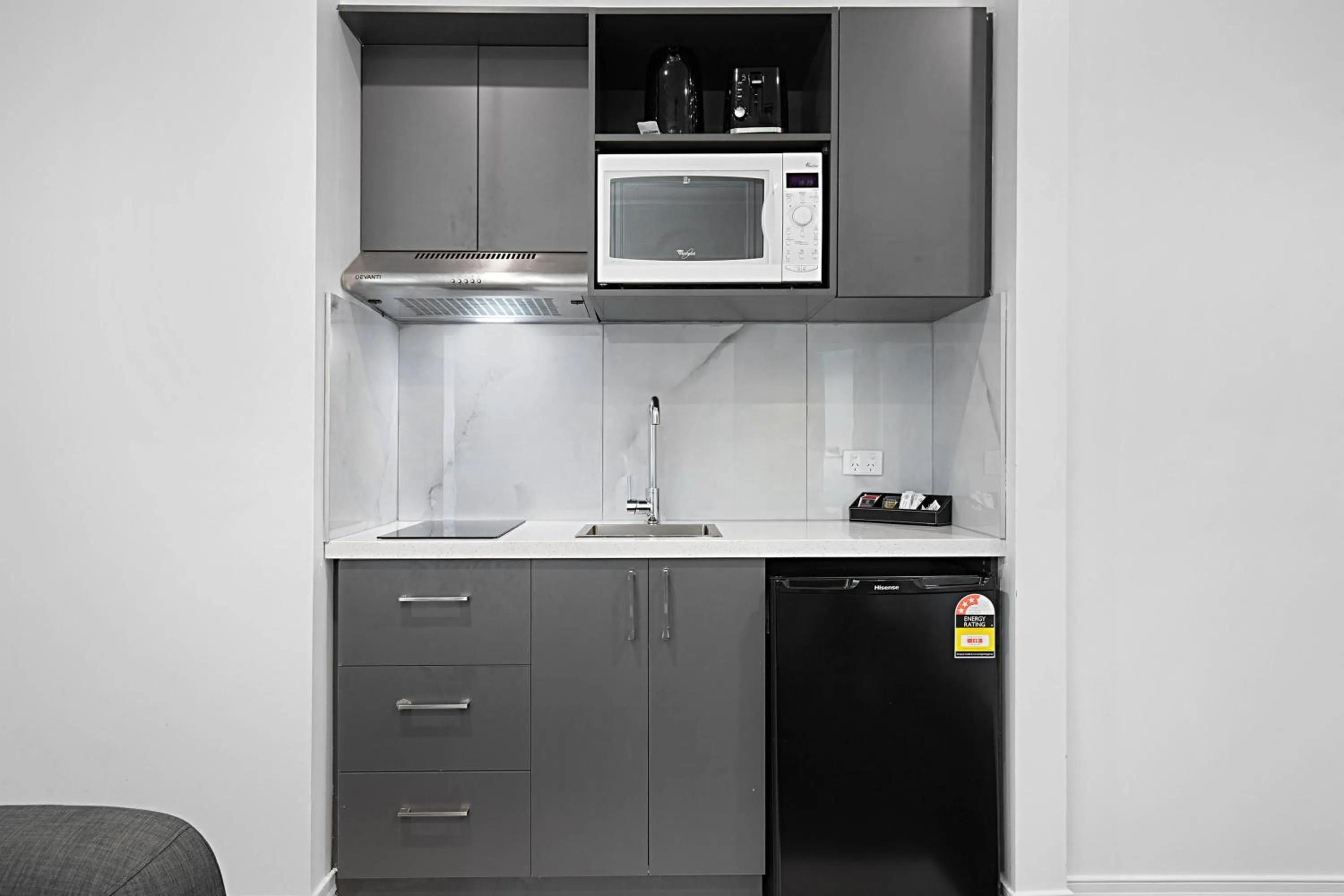 Kitchen or kitchenette in Comfort Apartments Melbourne Central