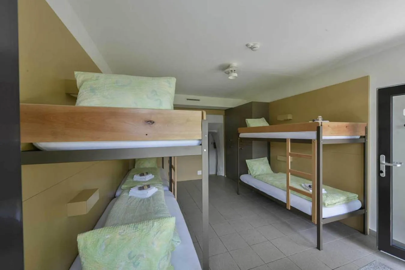 6-Bed Mixed Dormitory Room in Casa Moscia