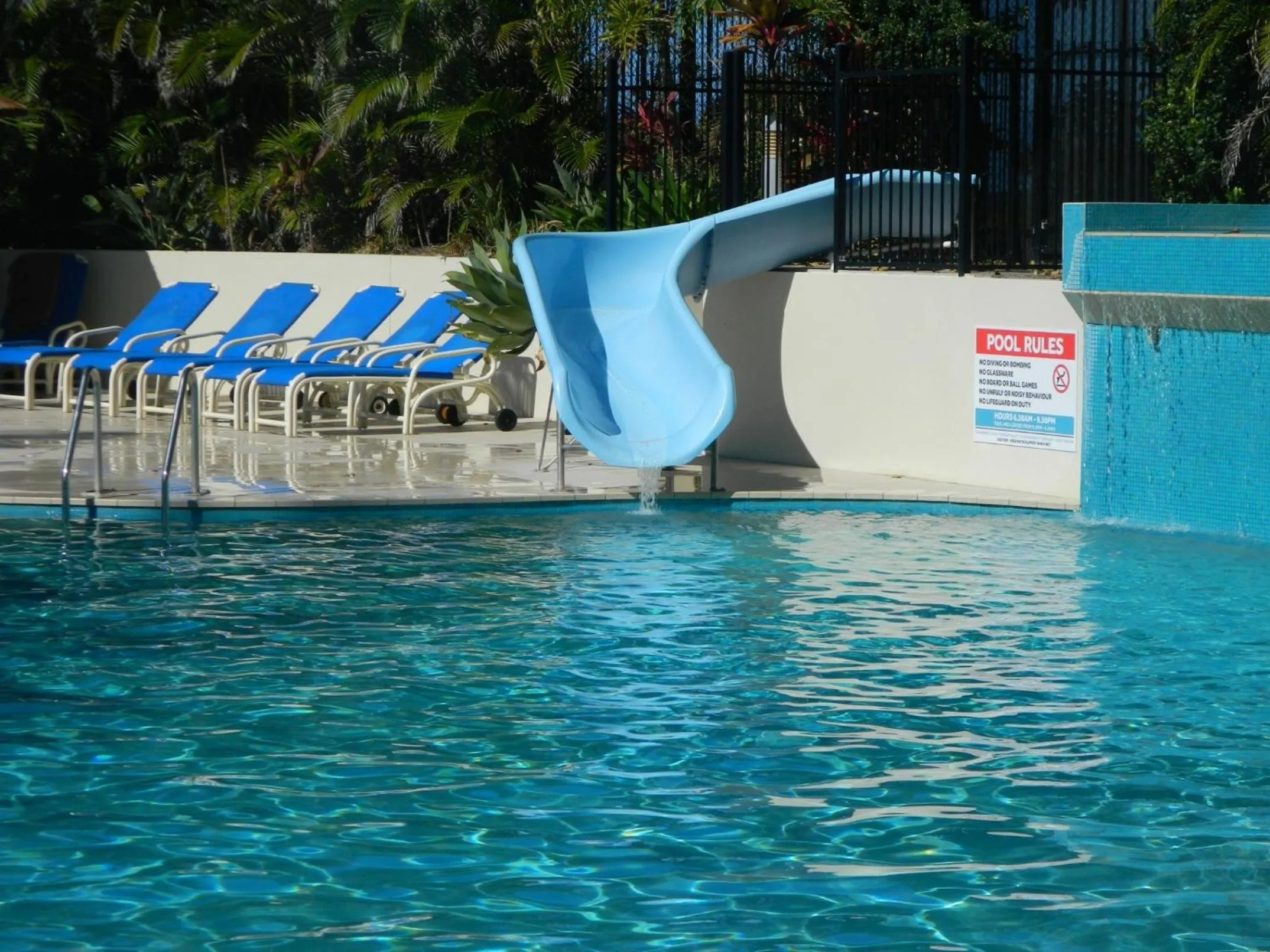 Swimming pool in Royal Palm Resort on the Beach