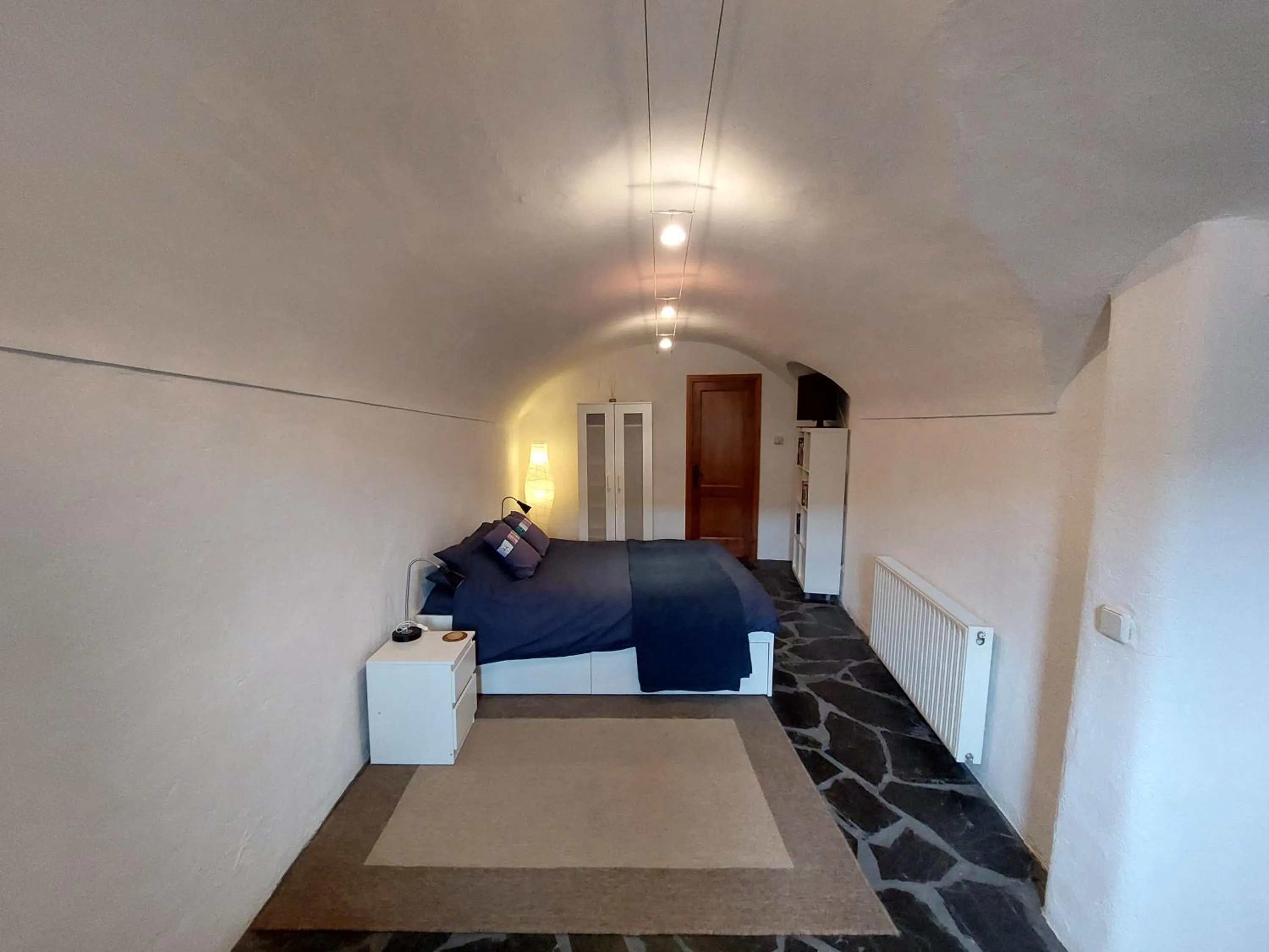 Photo of the whole room, Bed in Cala Clareta