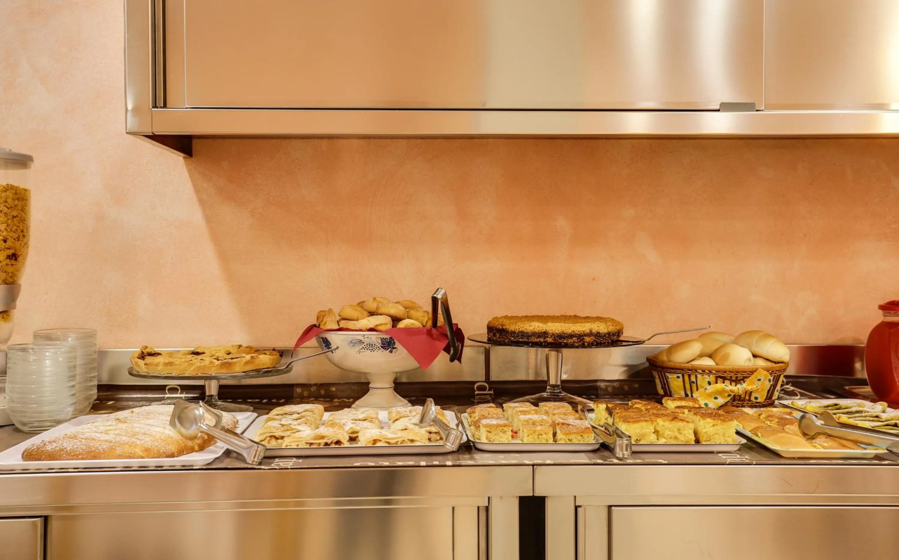 Buffet breakfast in Hotel Smile