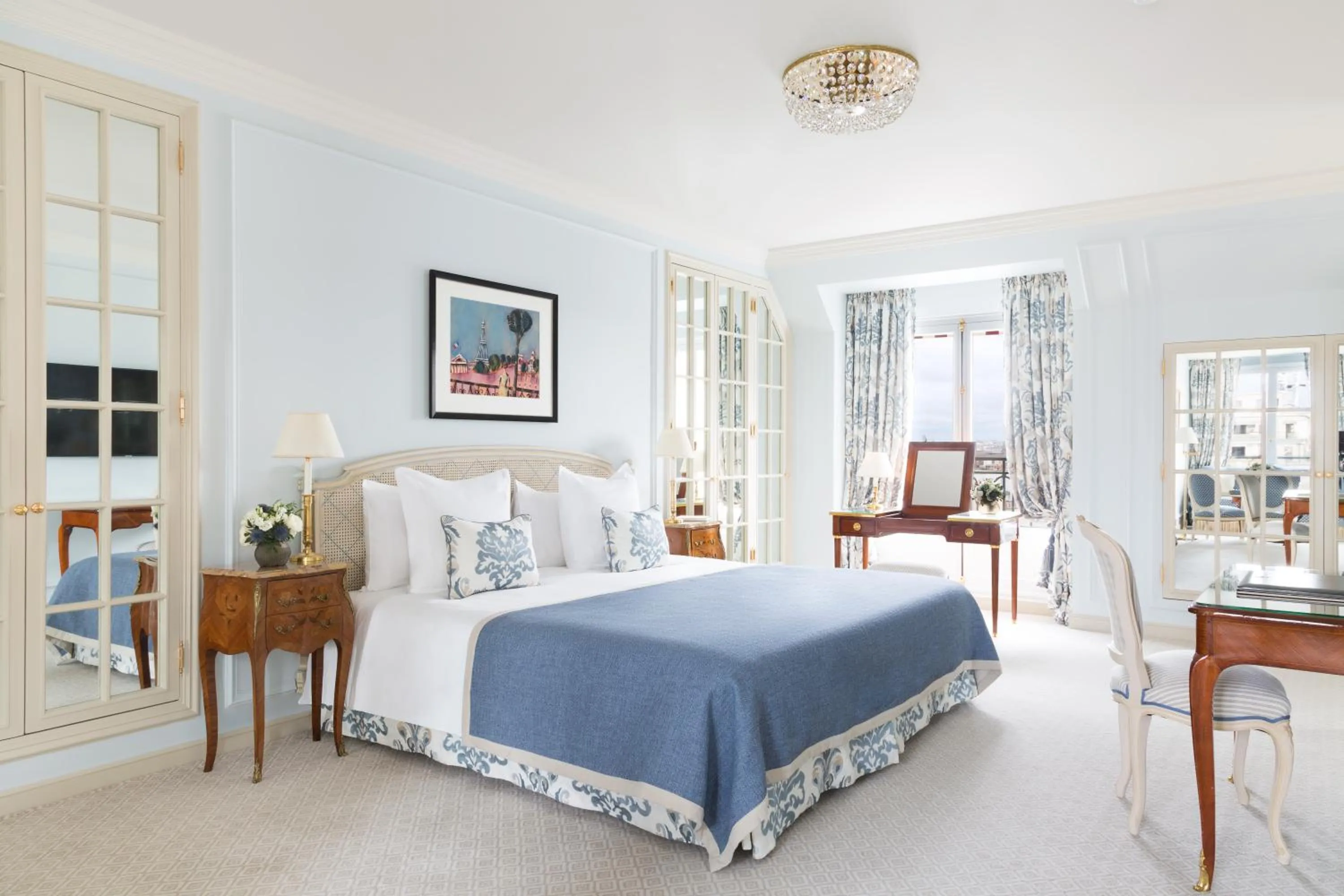 Bedroom, Bed in Le Bristol Paris, Oetker Hotels