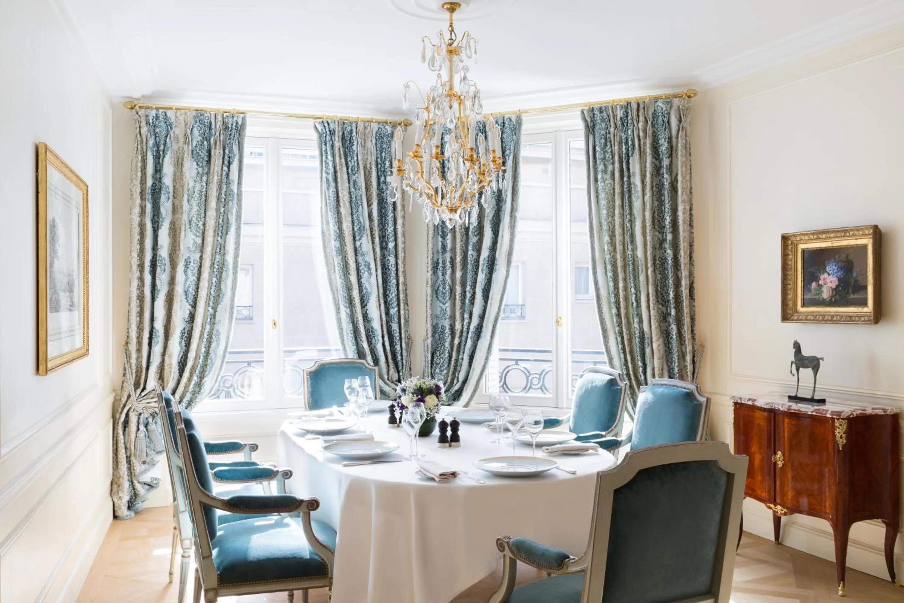 Dining area in Le Bristol Paris, Oetker Hotels