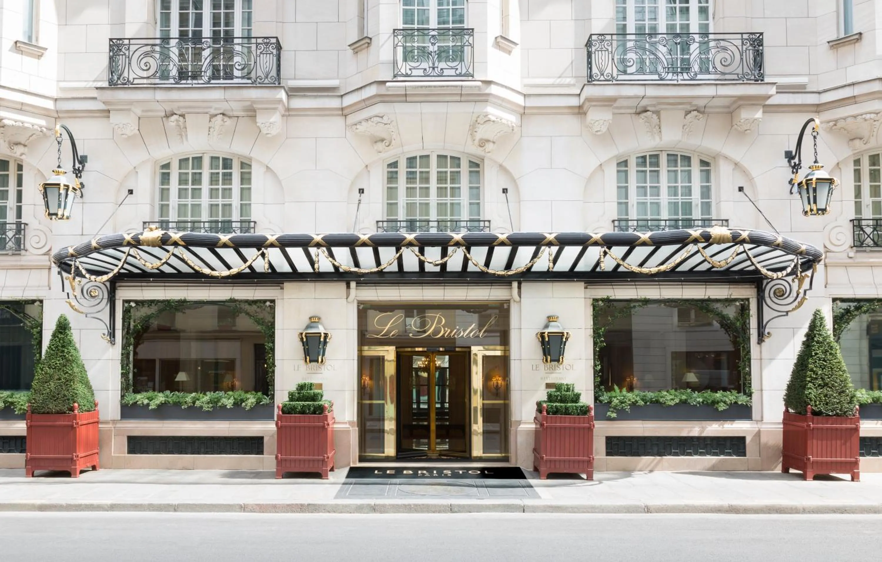 Property building in Le Bristol Paris, Oetker Hotels