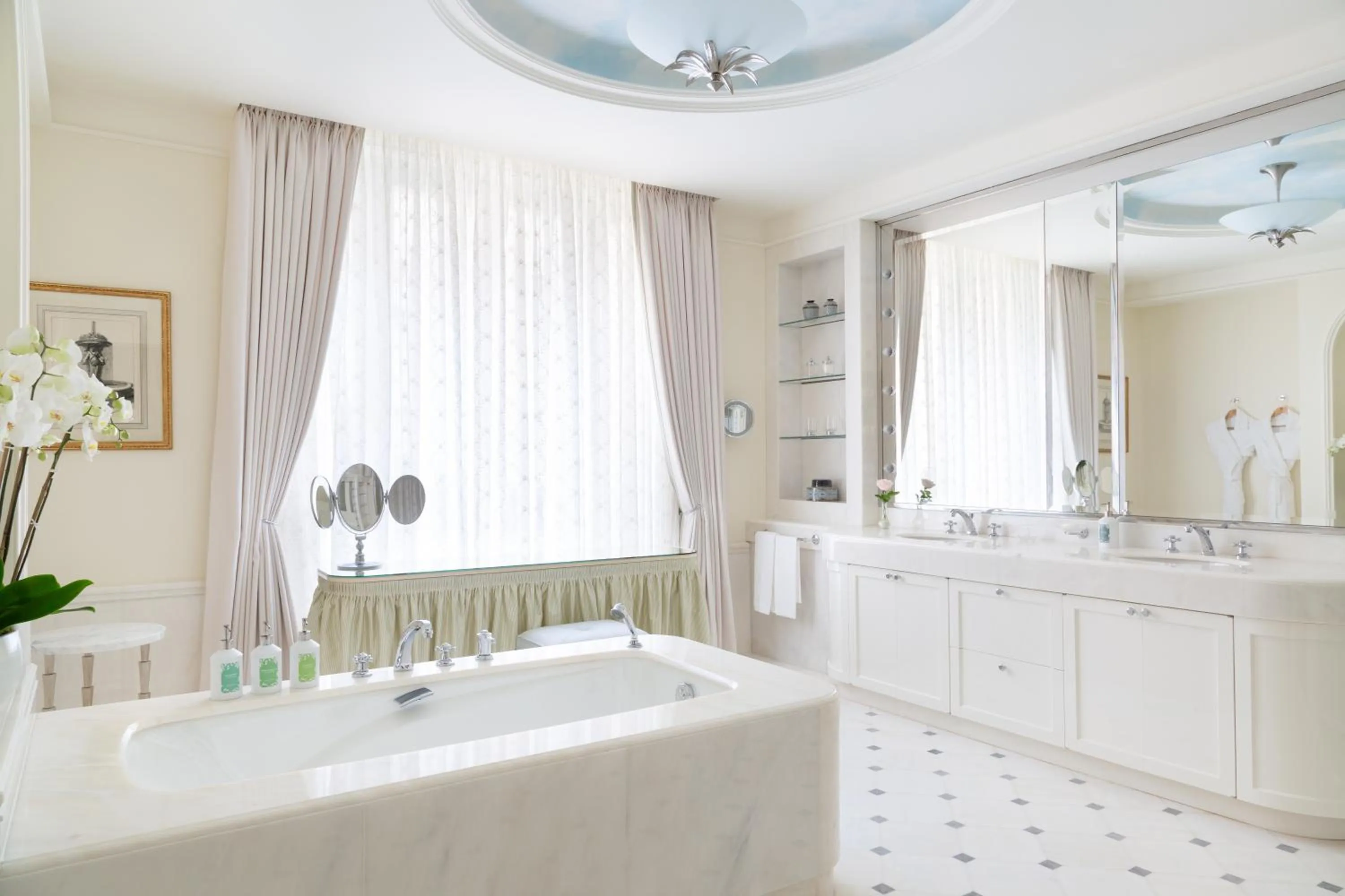 Bathroom in Le Bristol Paris, Oetker Hotels