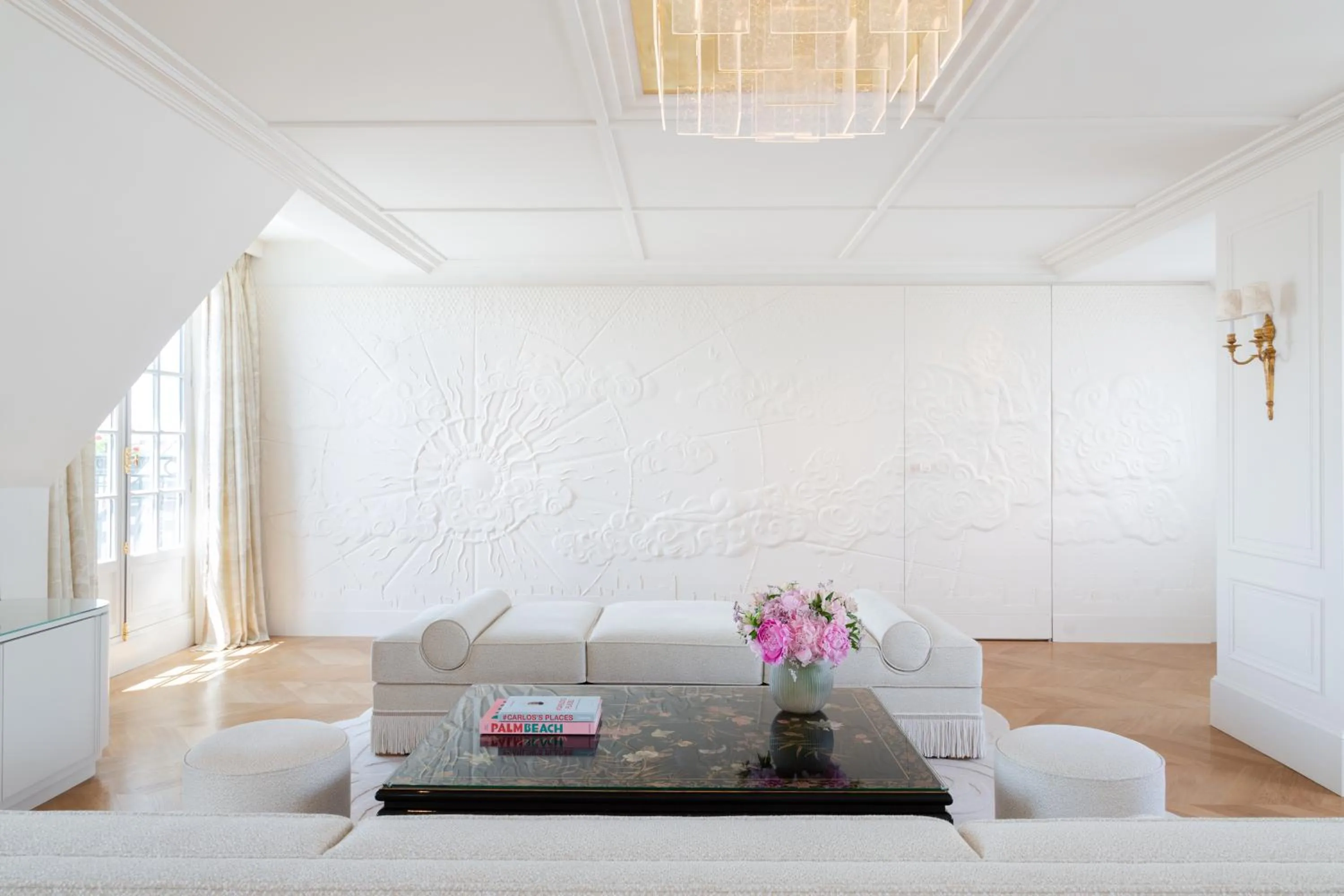 Living room in Le Bristol Paris, Oetker Hotels