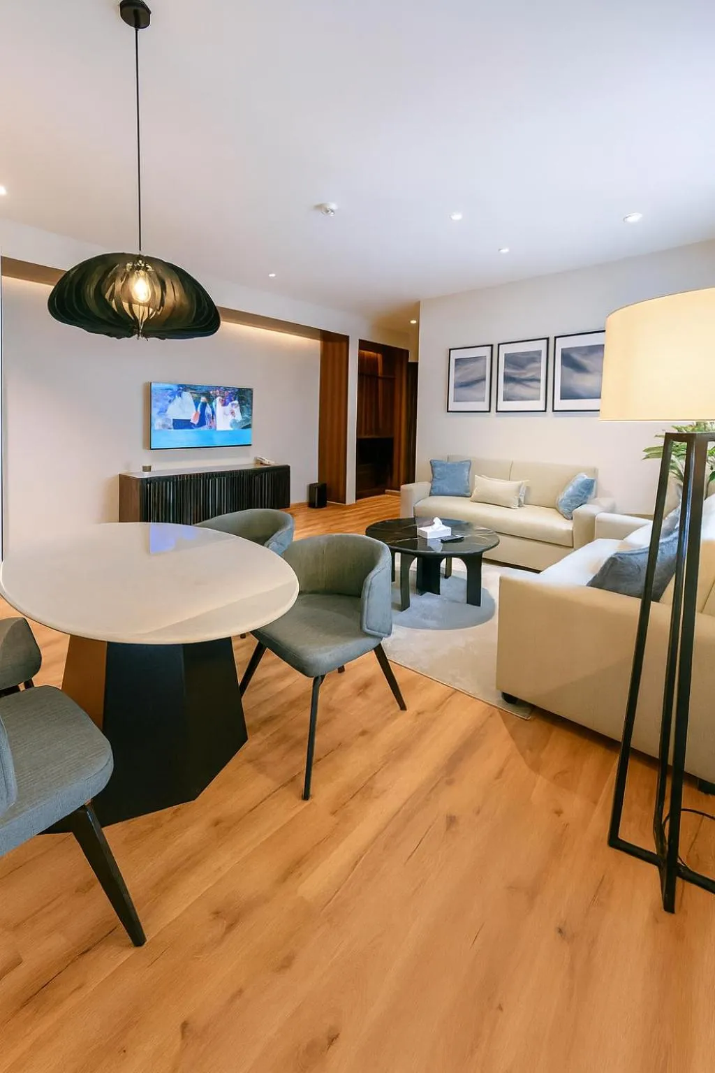 Unique Suites